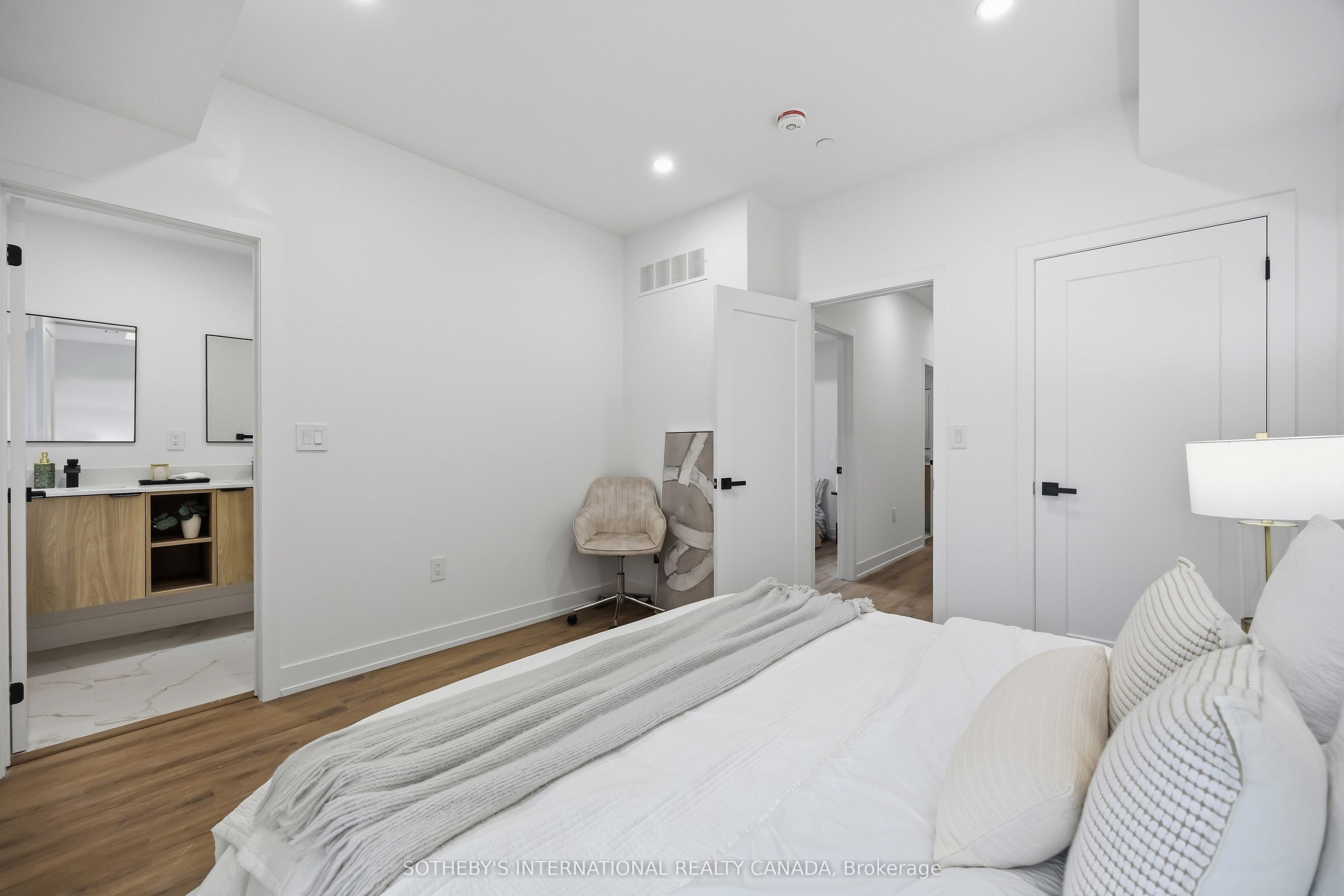 207 Connaught Avenue 1 Property Photo 18