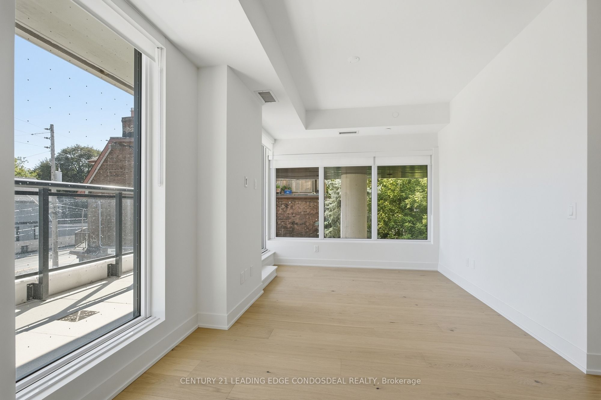 322 Dupont Street 207 Property Photo 2