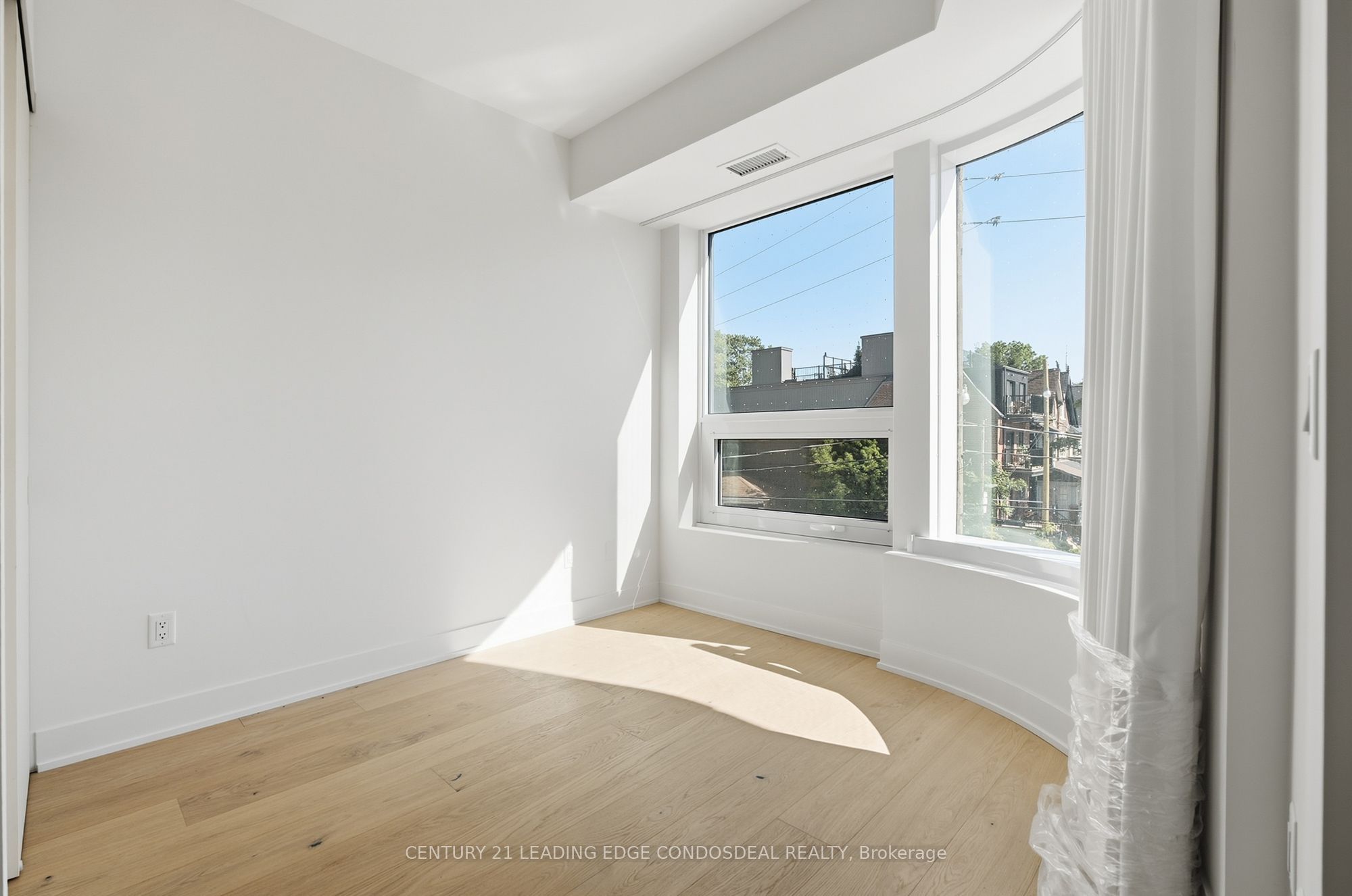 322 Dupont Street 207 Property Photo 12