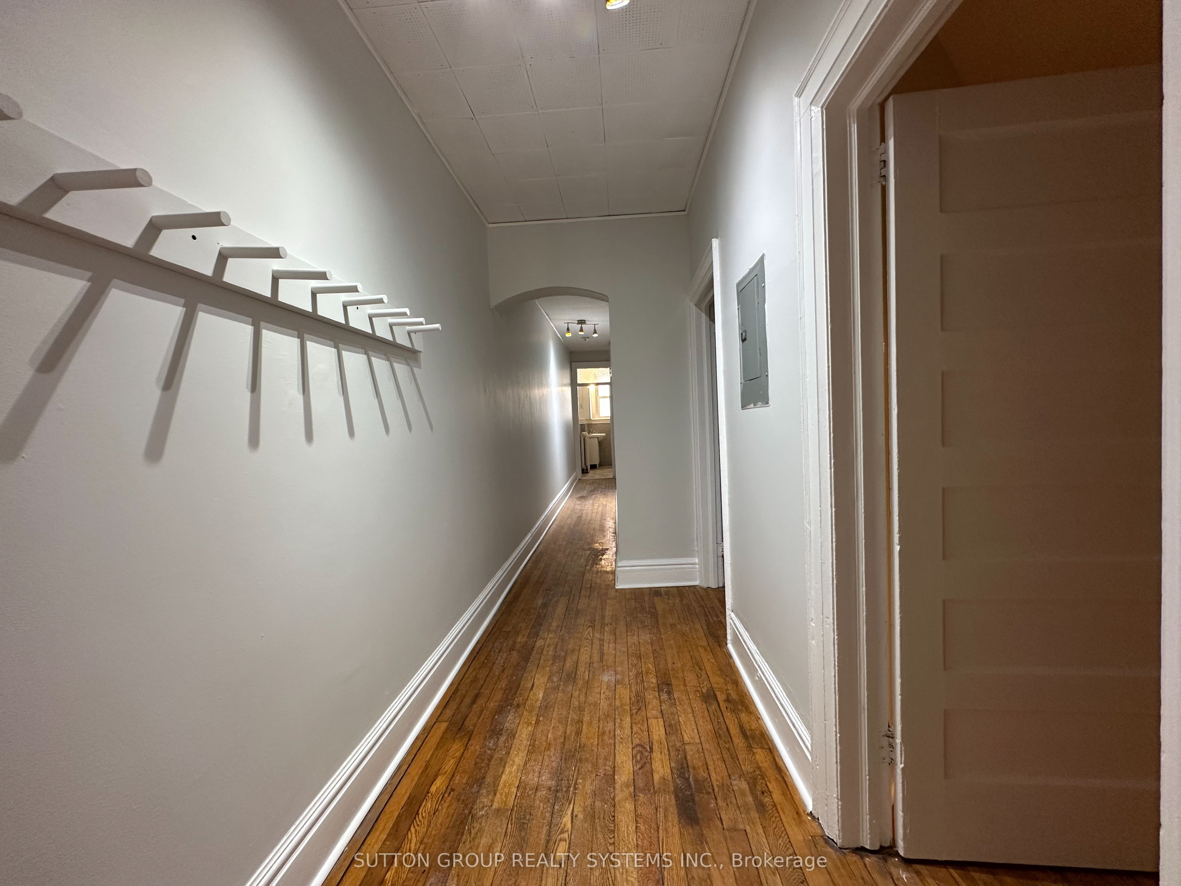 237 Dovercourt Road D Property Photo 5