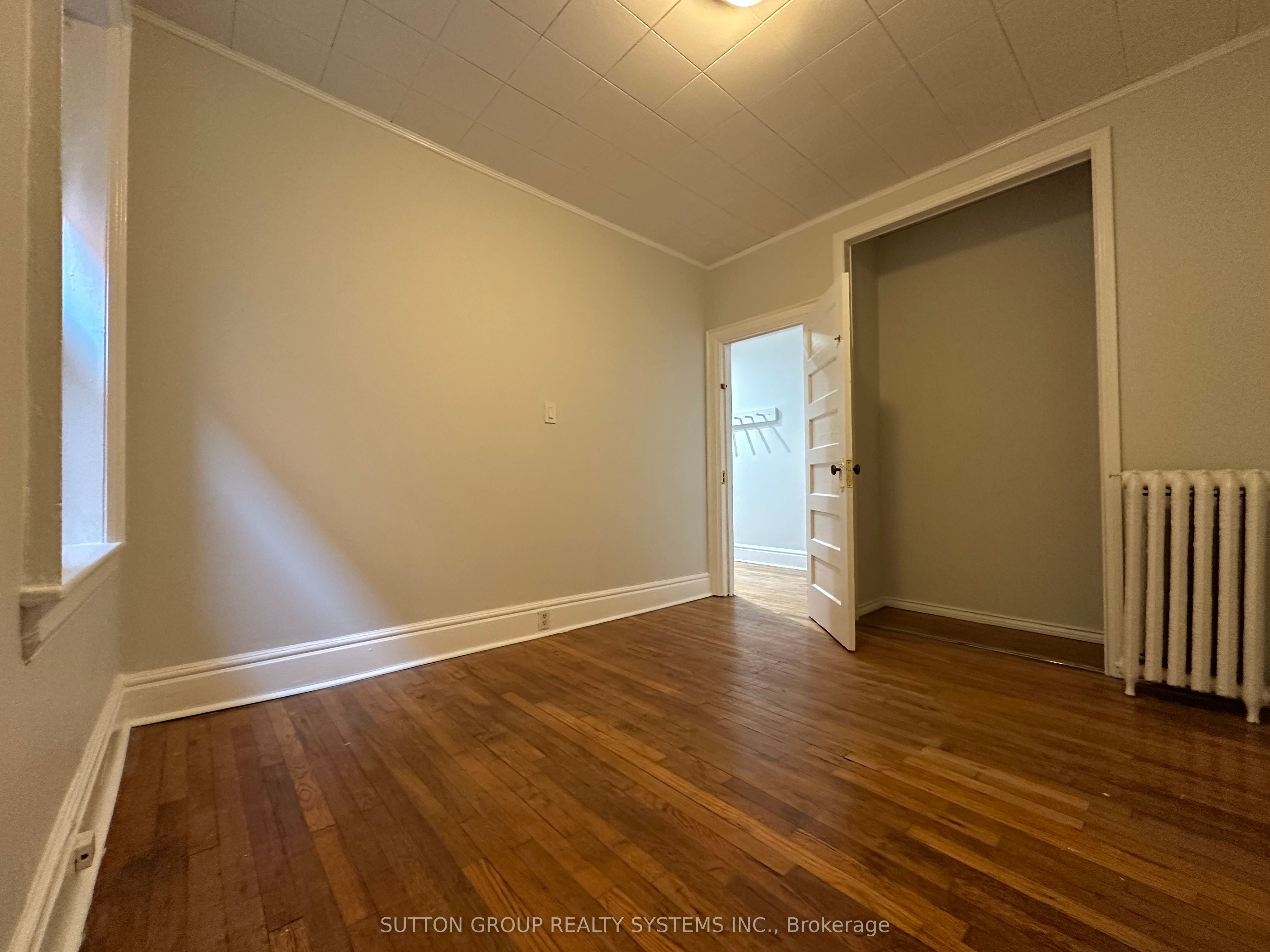 237 Dovercourt Road D Property Photo 7