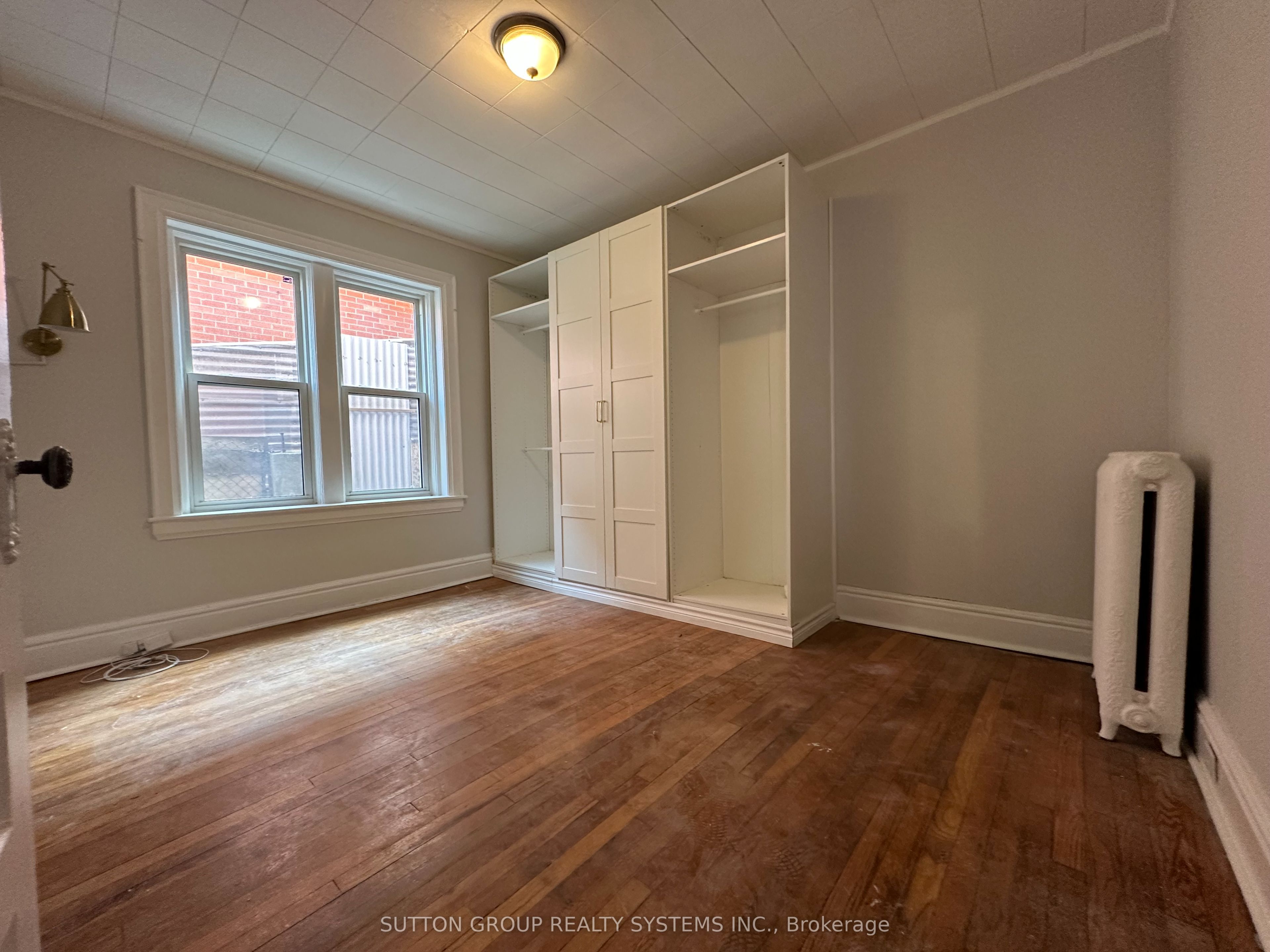 237 Dovercourt Road D Property Photo 8