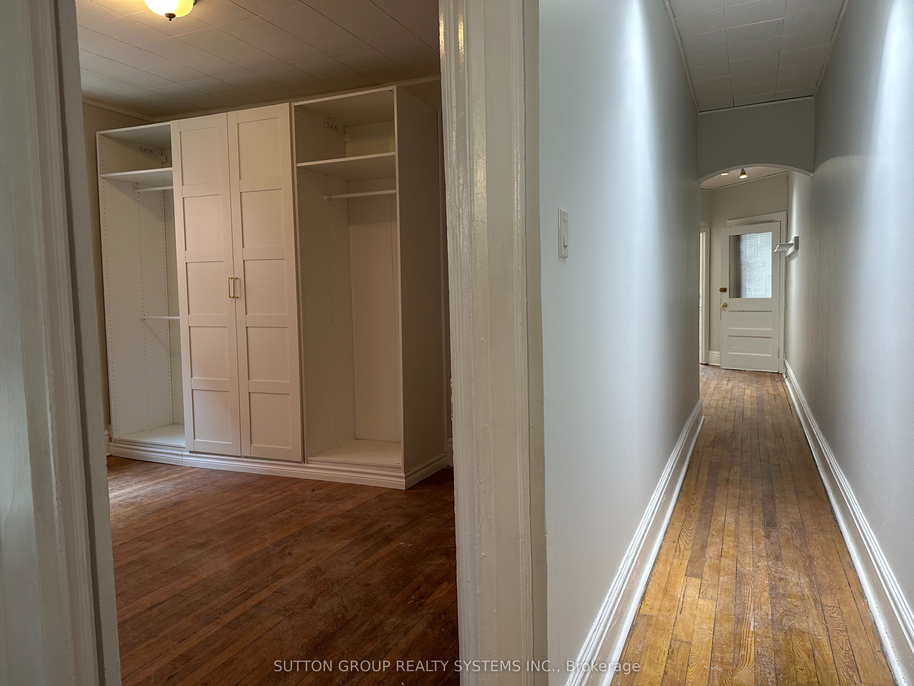 237 Dovercourt Road D Property Photo 9