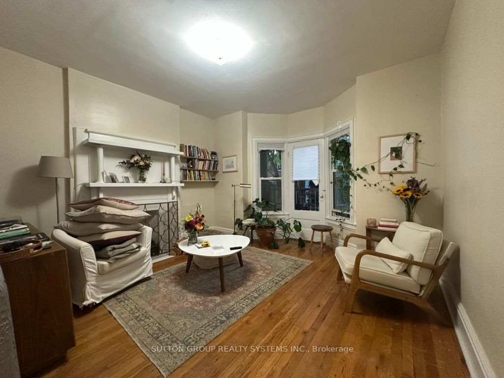 237 Dovercourt Road D Property Photo 10