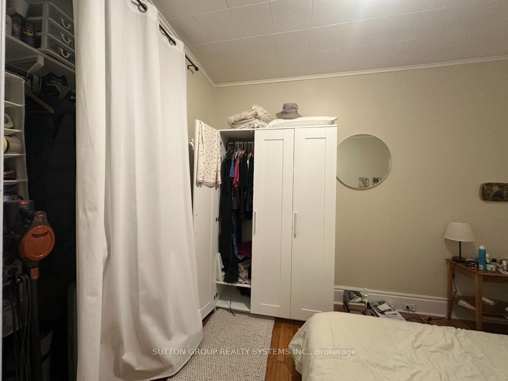237 Dovercourt Road D Property Photo 16