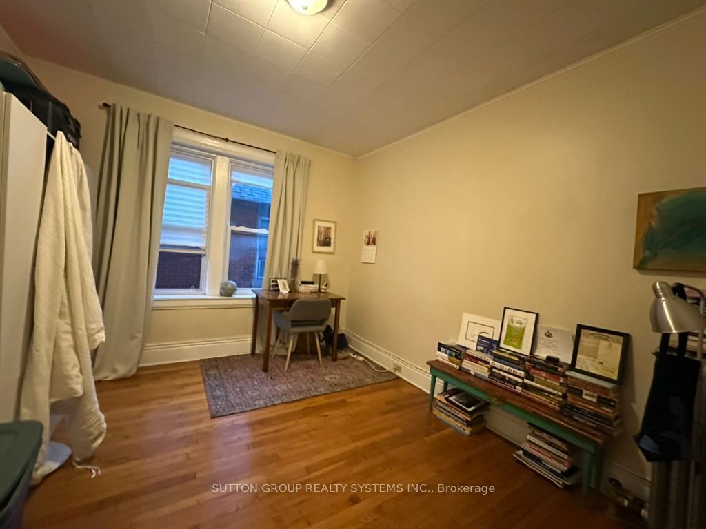 237 Dovercourt Road D Property Photo 18