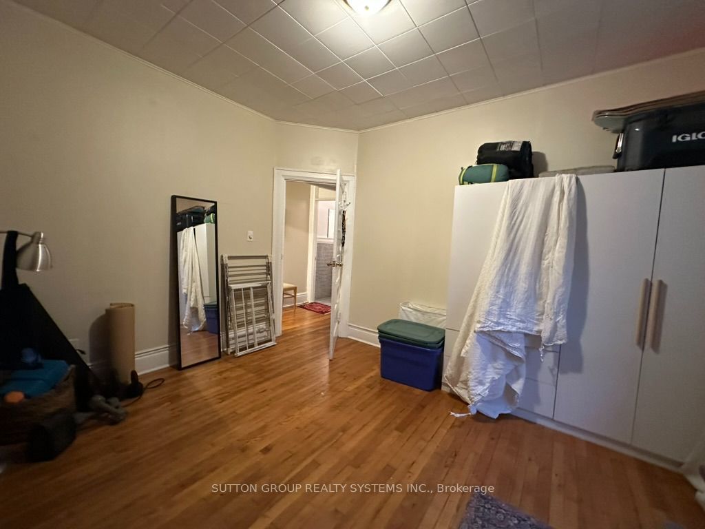 237 Dovercourt Road D Property Photo 19