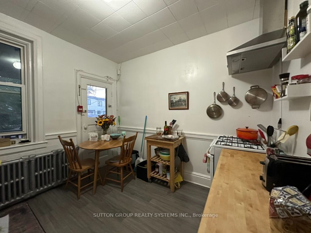 237 Dovercourt Road D Property Photo 20