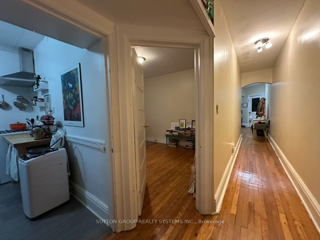237 Dovercourt Road D Property Photo 25