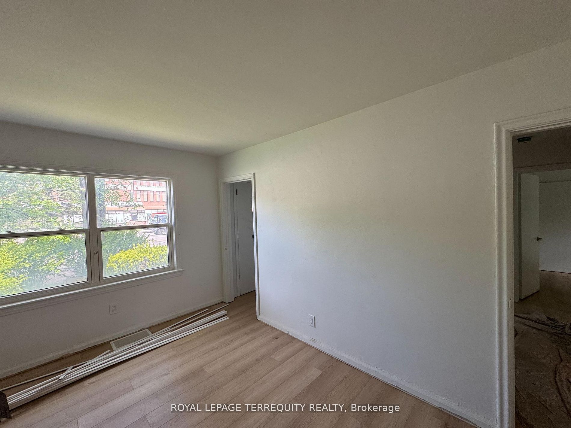191 Finch Avenue W Property Photo 3