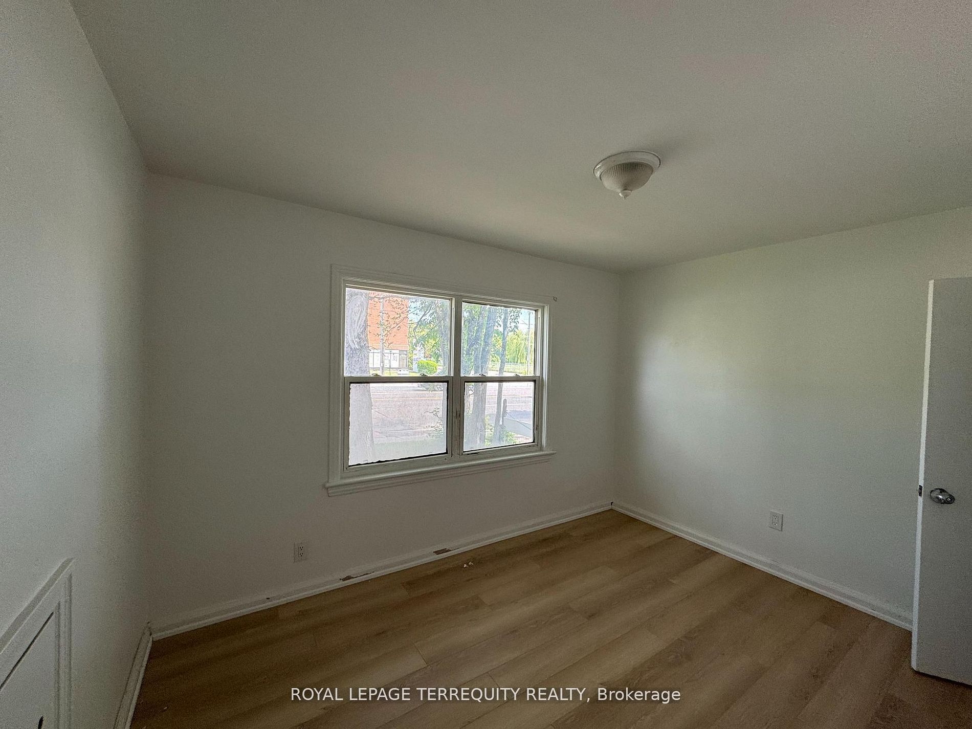 191 Finch Avenue W Property Photo 7