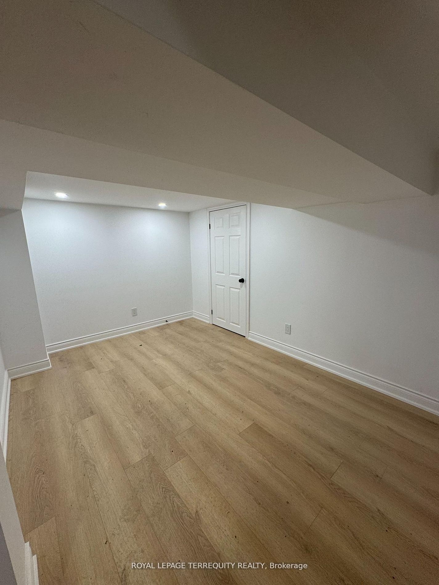 191 Finch Avenue W Property Photo 10