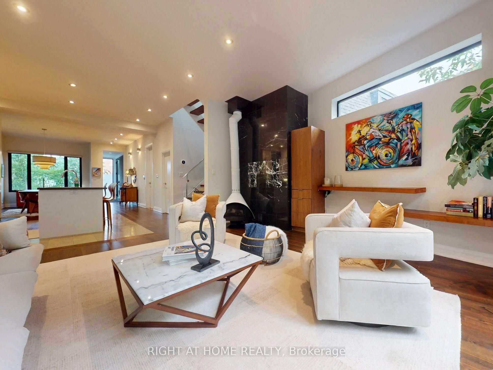 386 Rosewell Avenue Property Photo 3
