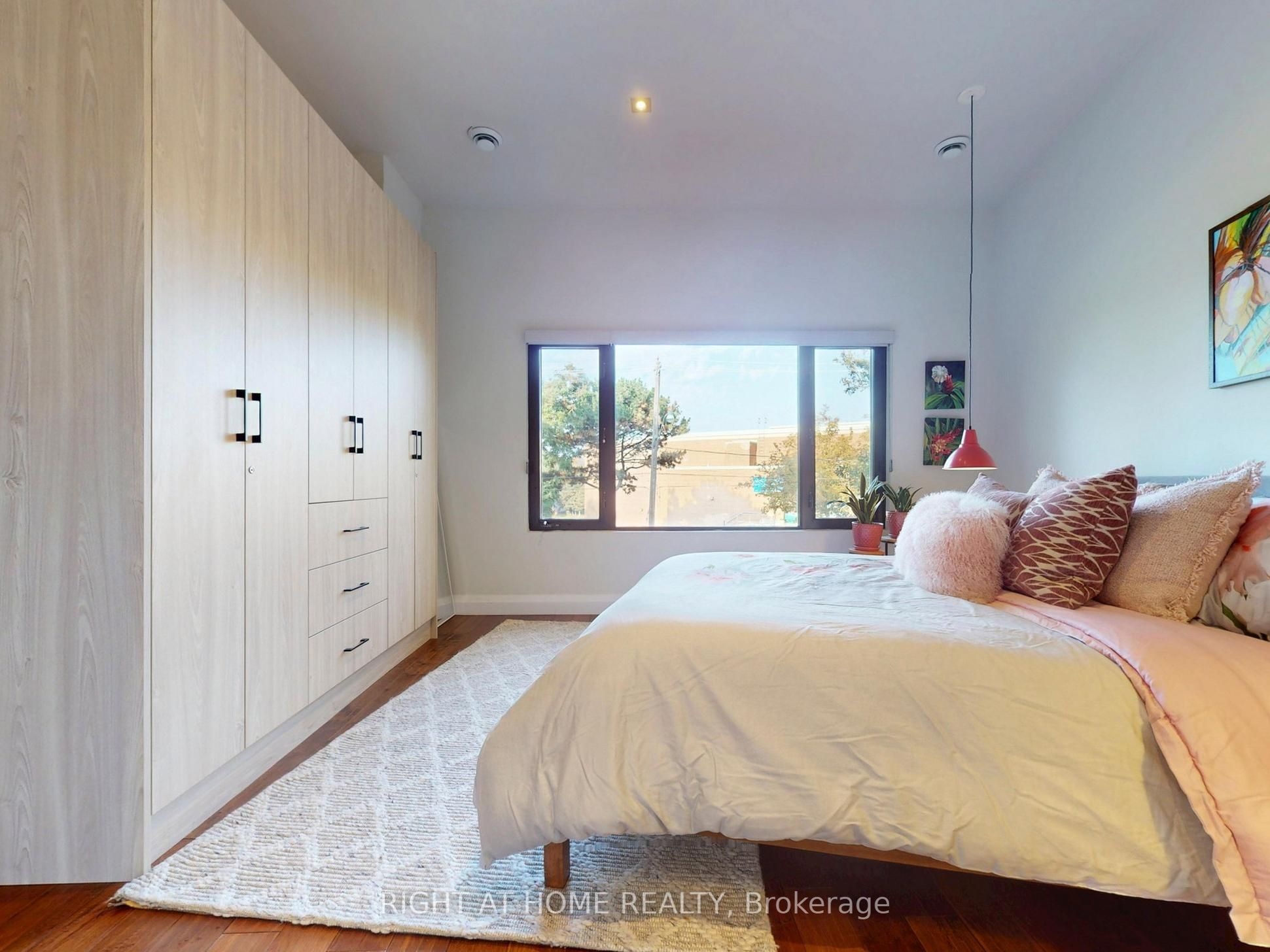 386 Rosewell Avenue Property Photo 17