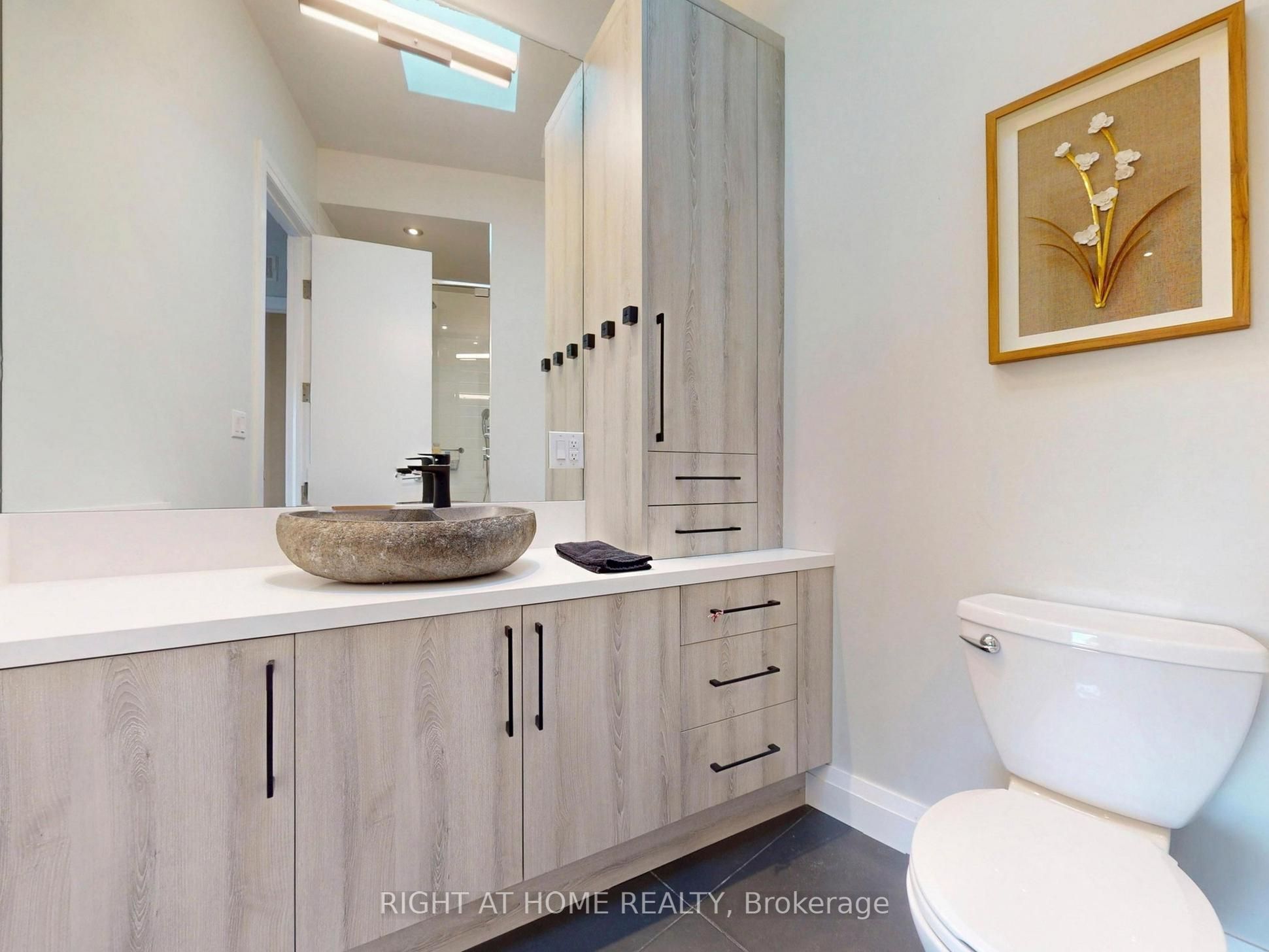 386 Rosewell Avenue Property Photo 19