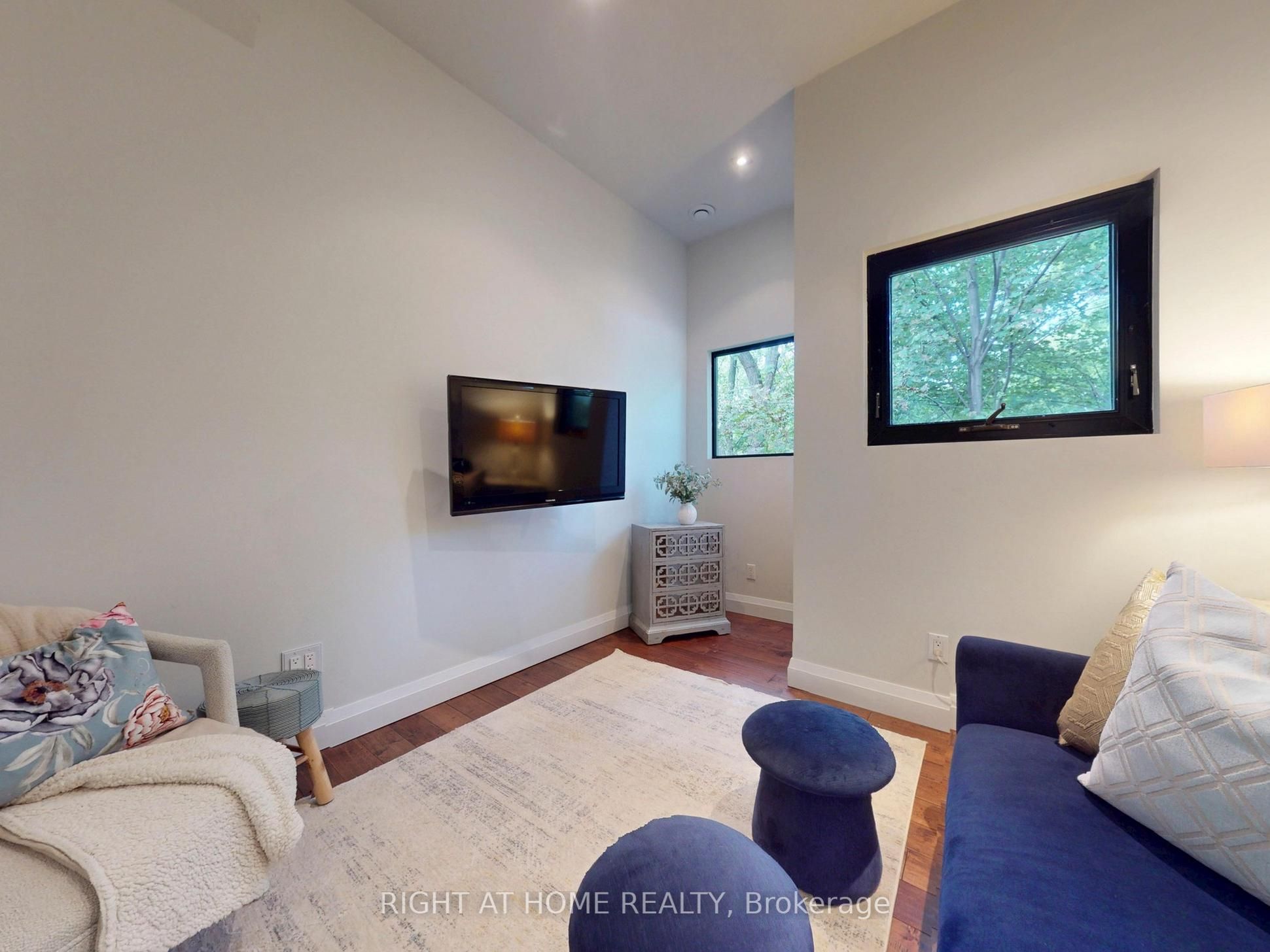 386 Rosewell Avenue Property Photo 23