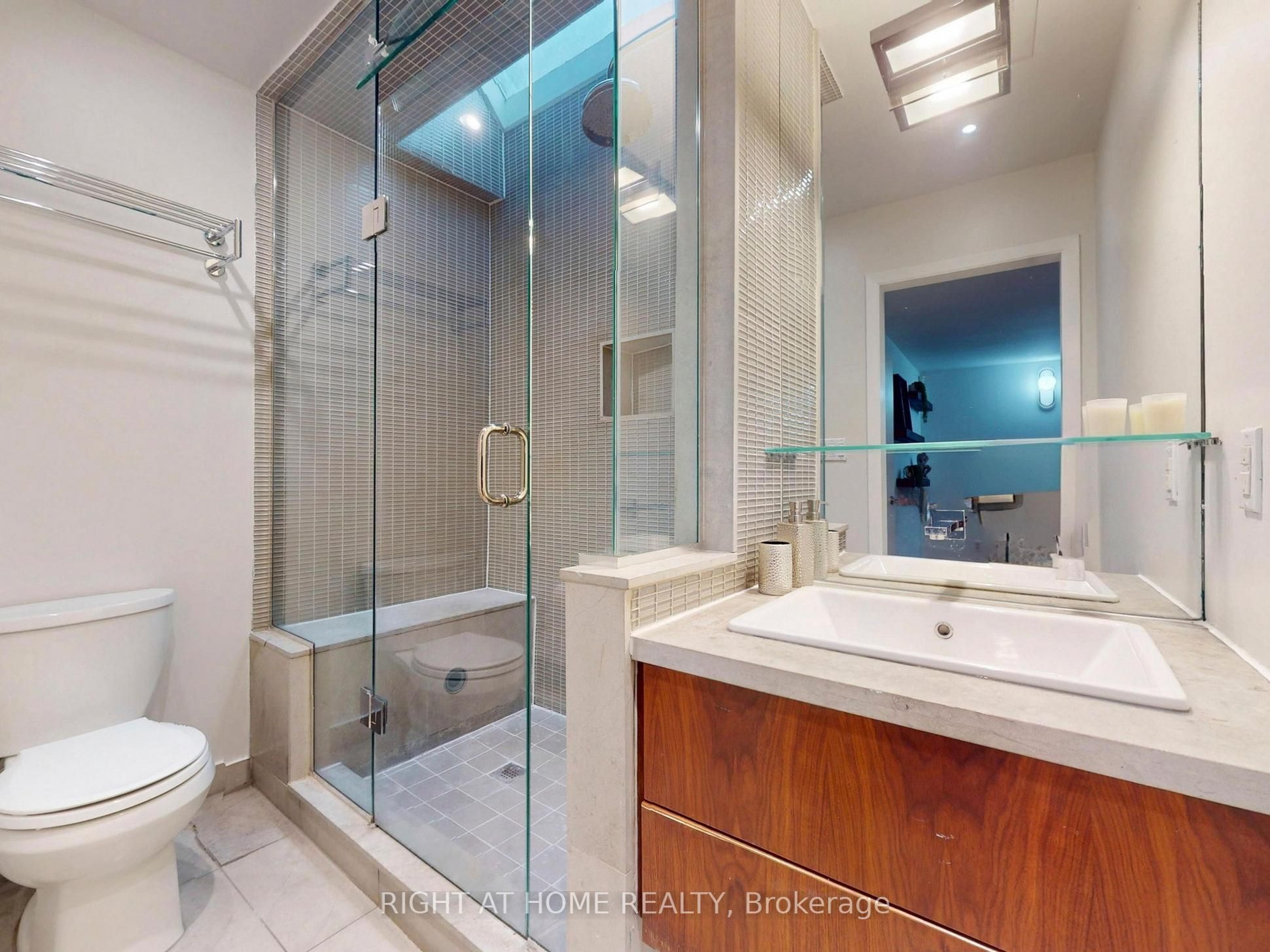 386 Rosewell Avenue Property Photo 30