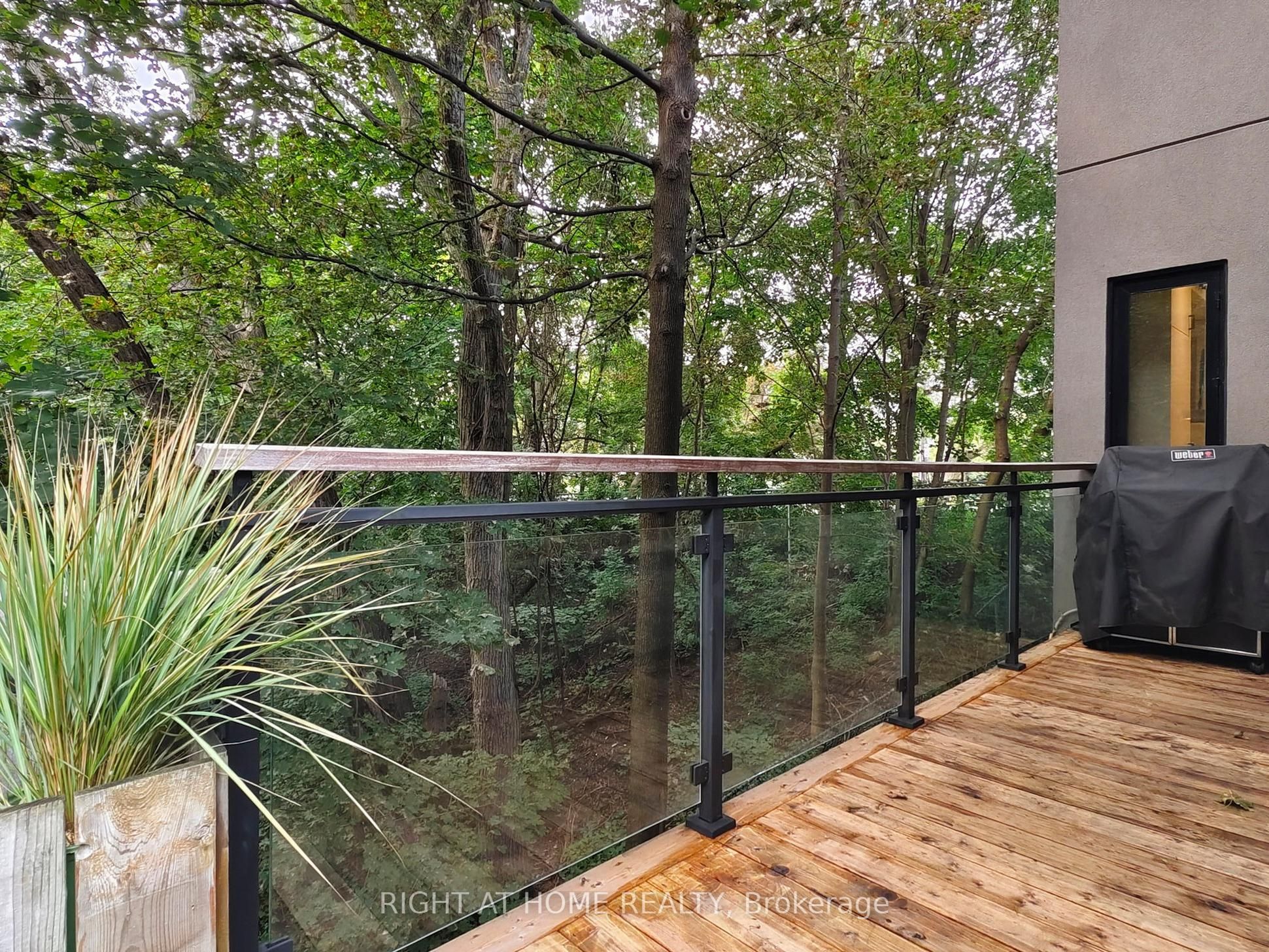 386 Rosewell Avenue Property Photo 34
