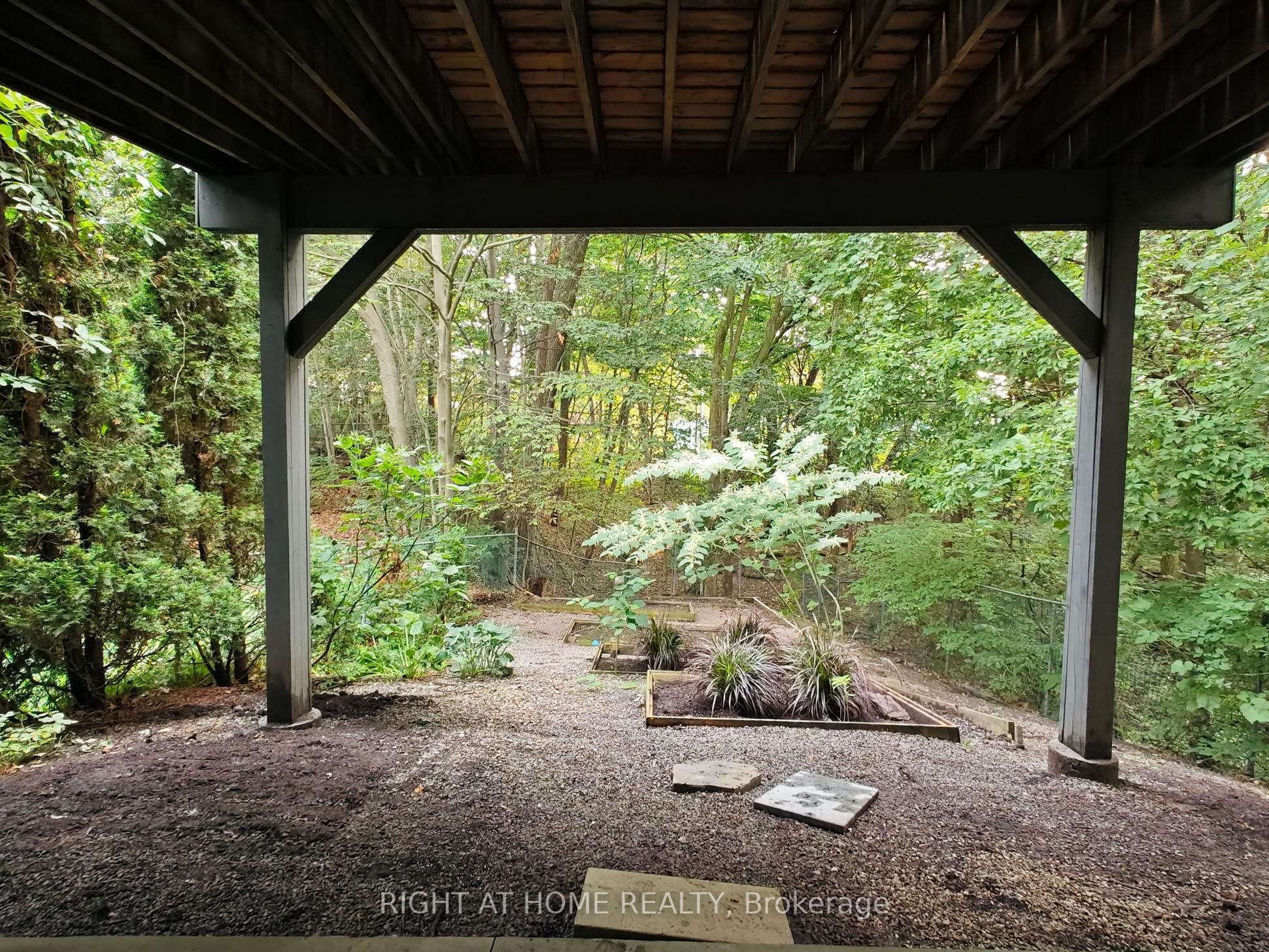 386 Rosewell Avenue Property Photo 39