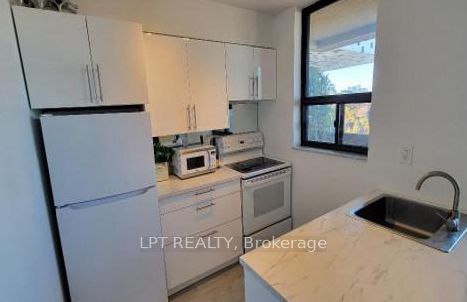 105 Mccaul Street 701 Property Photo 4