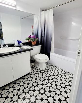 105 Mccaul Street 701 Property Photo 6