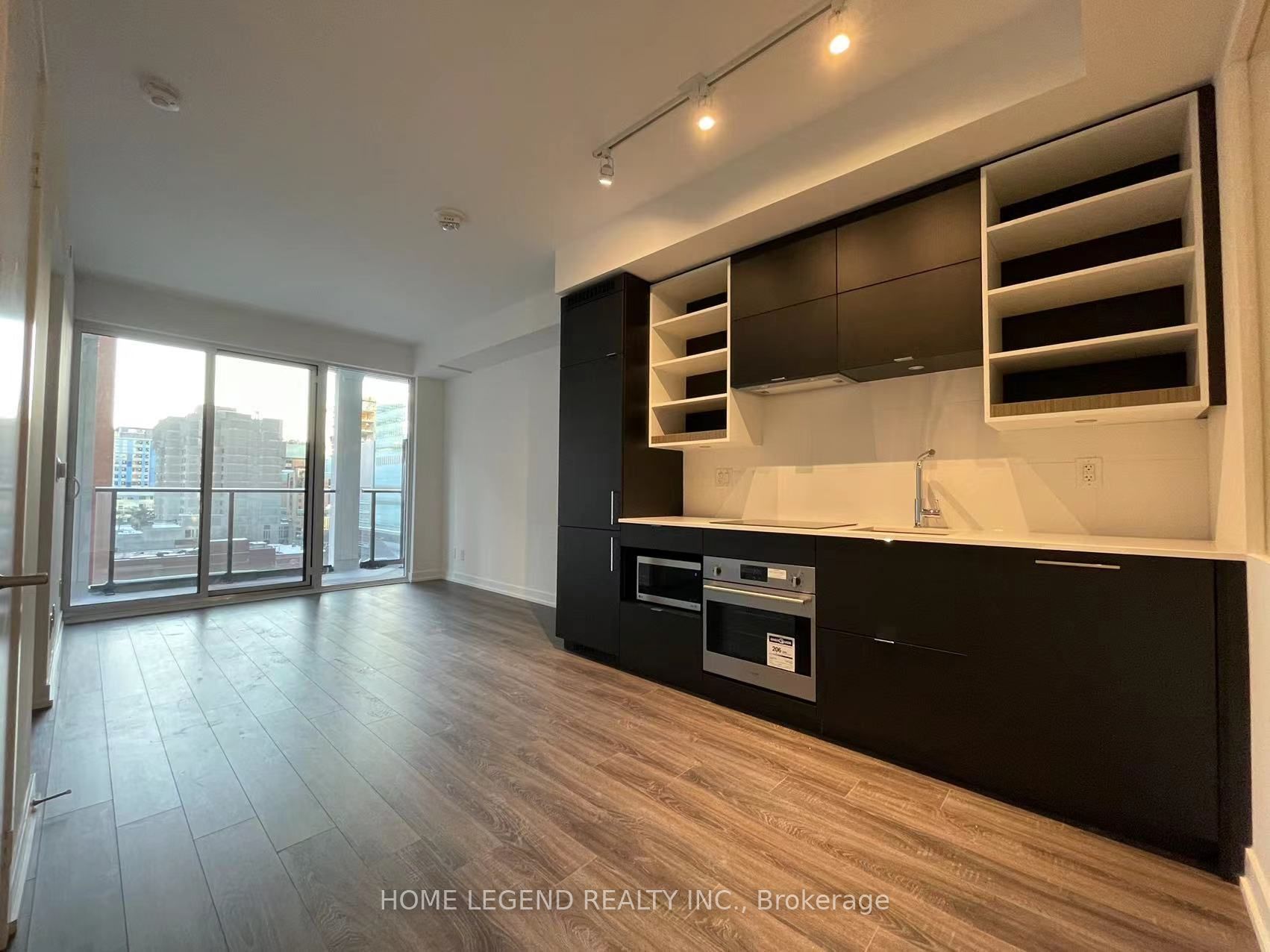 20 Edward Street 715 Property Photo 2