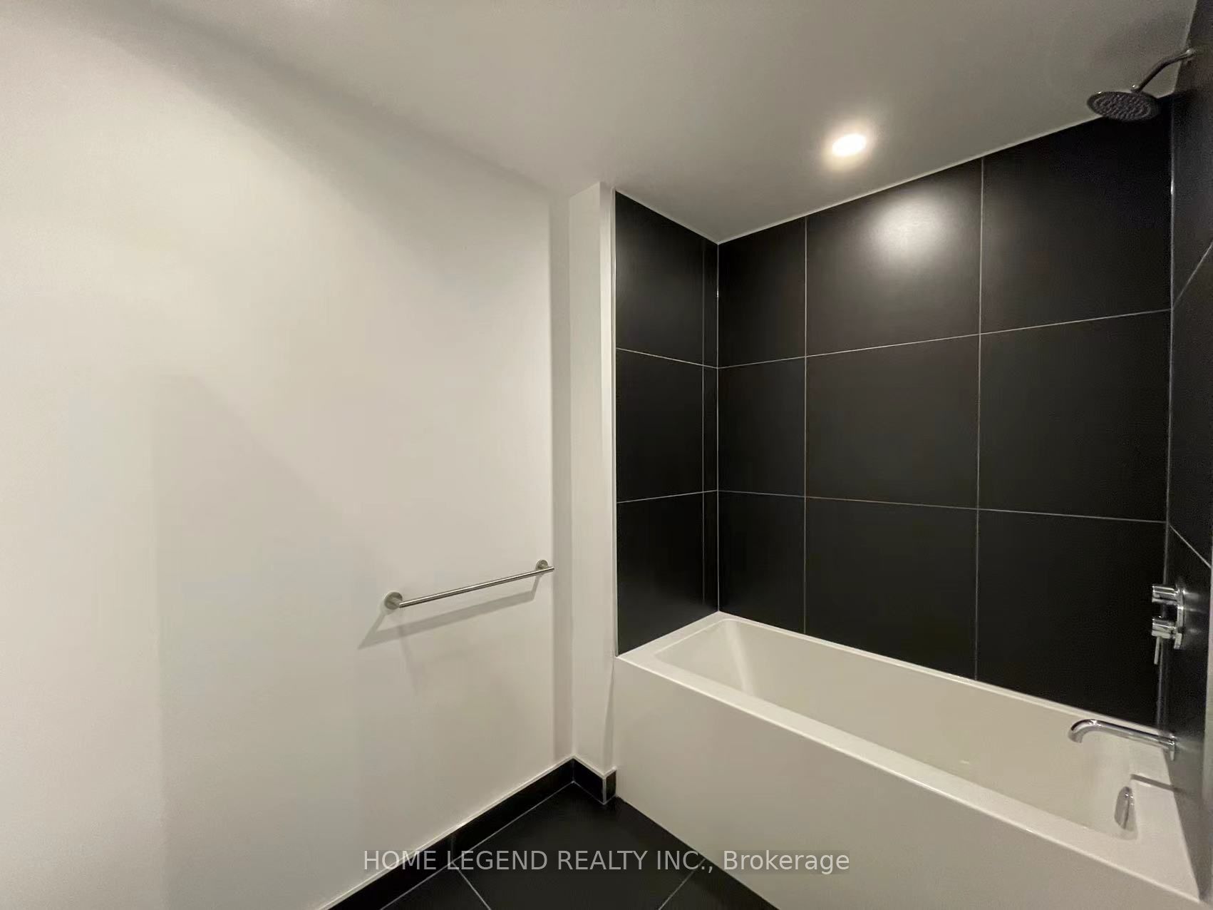20 Edward Street 715 Property Photo 4