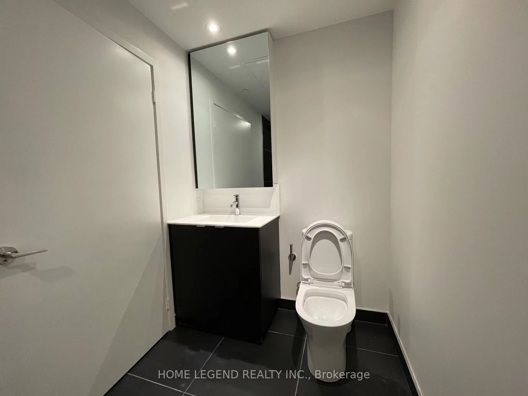 20 Edward Street 715 Property Photo 5