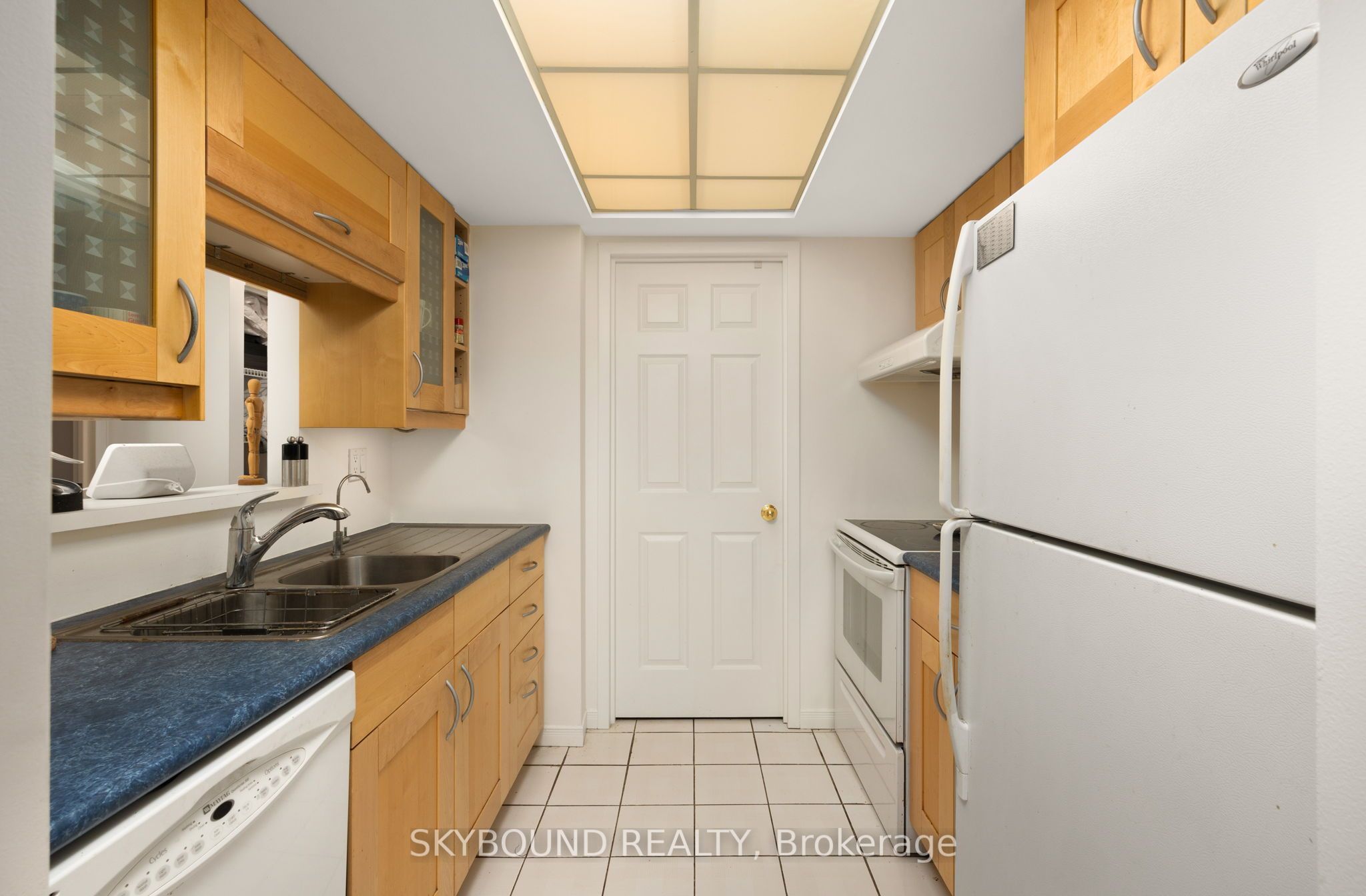 5 Concorde Place 2706 Property Photo 5