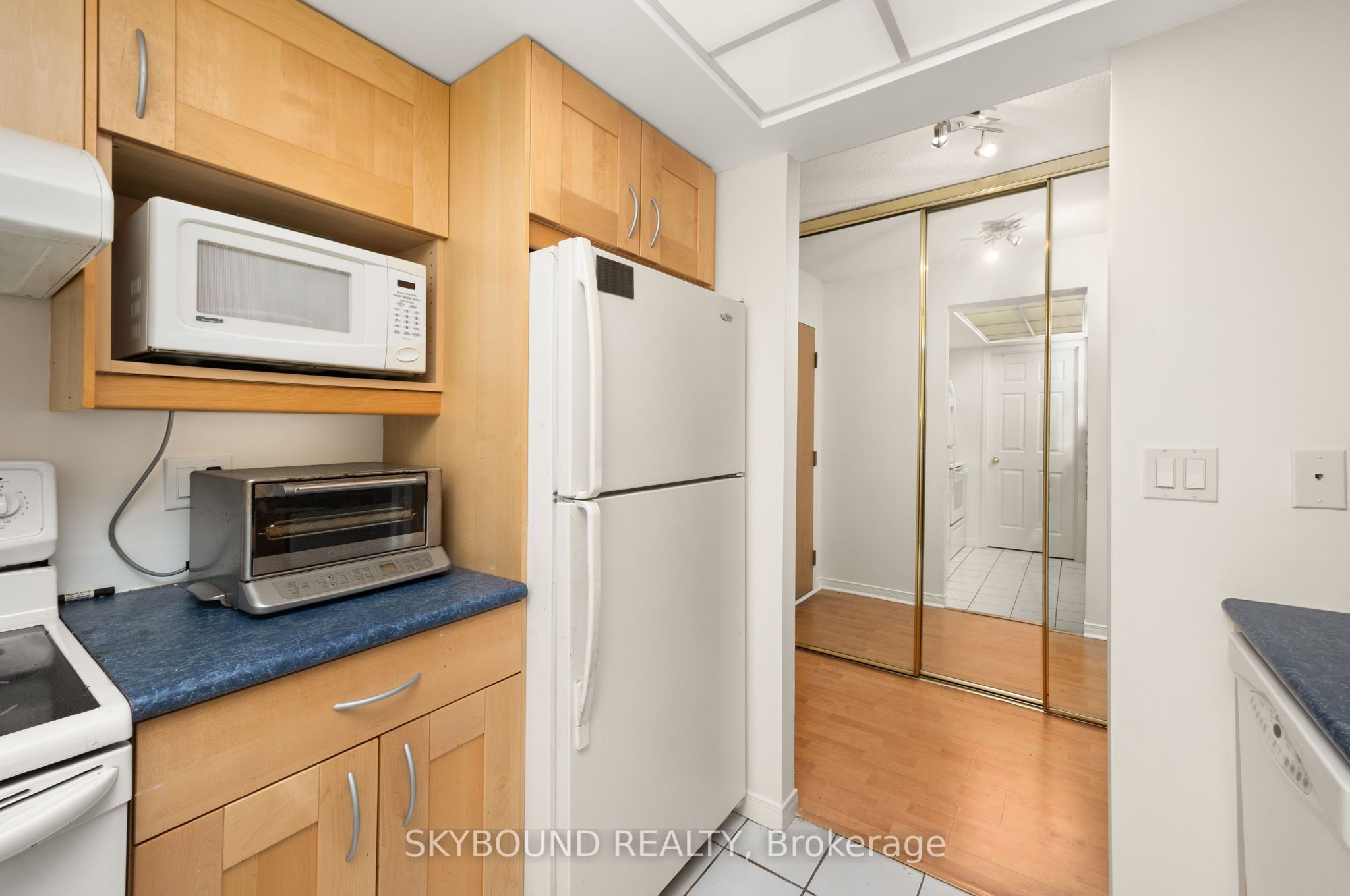 5 Concorde Place 2706 Property Photo 6