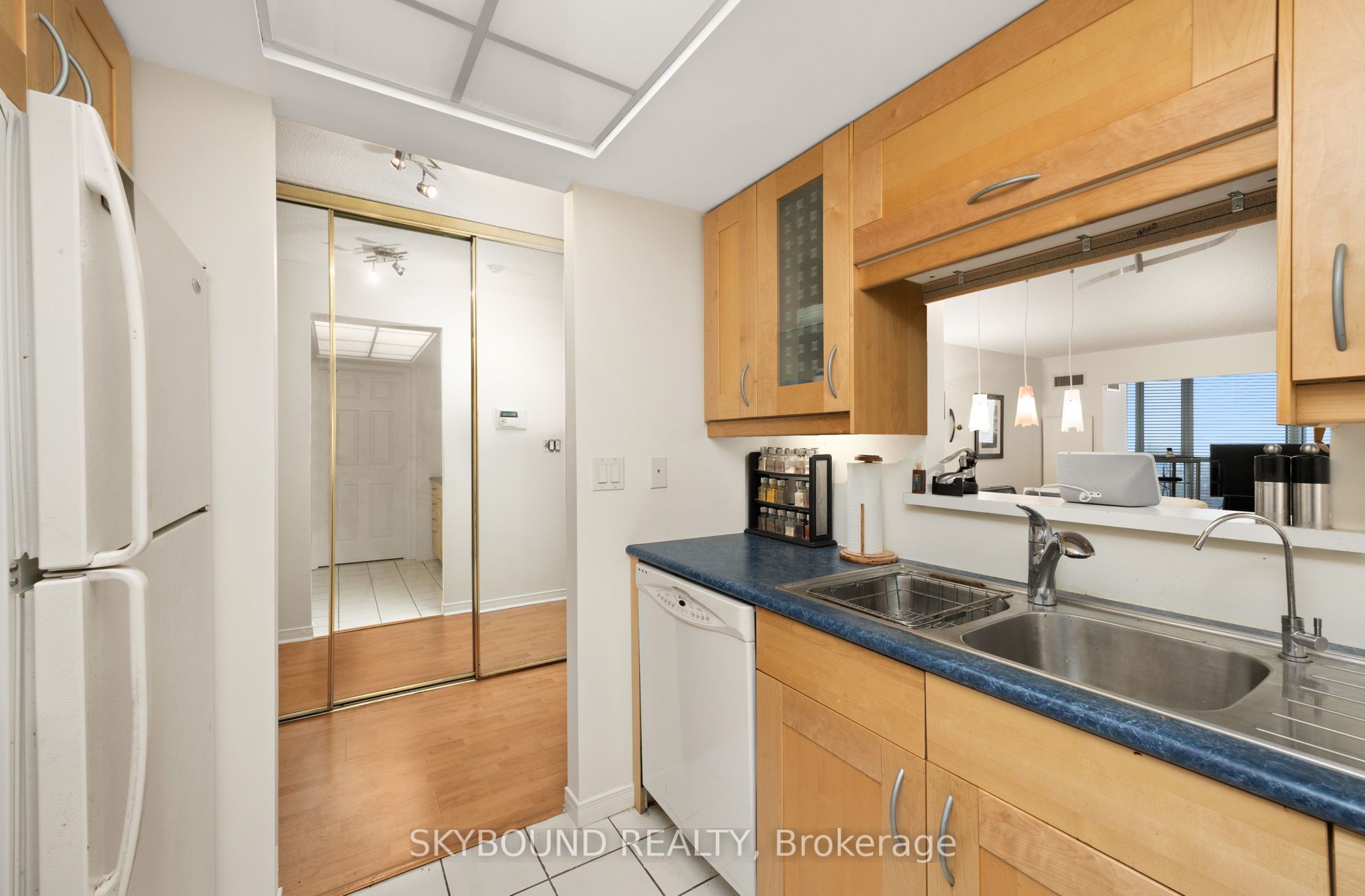 5 Concorde Place 2706 Property Photo 7