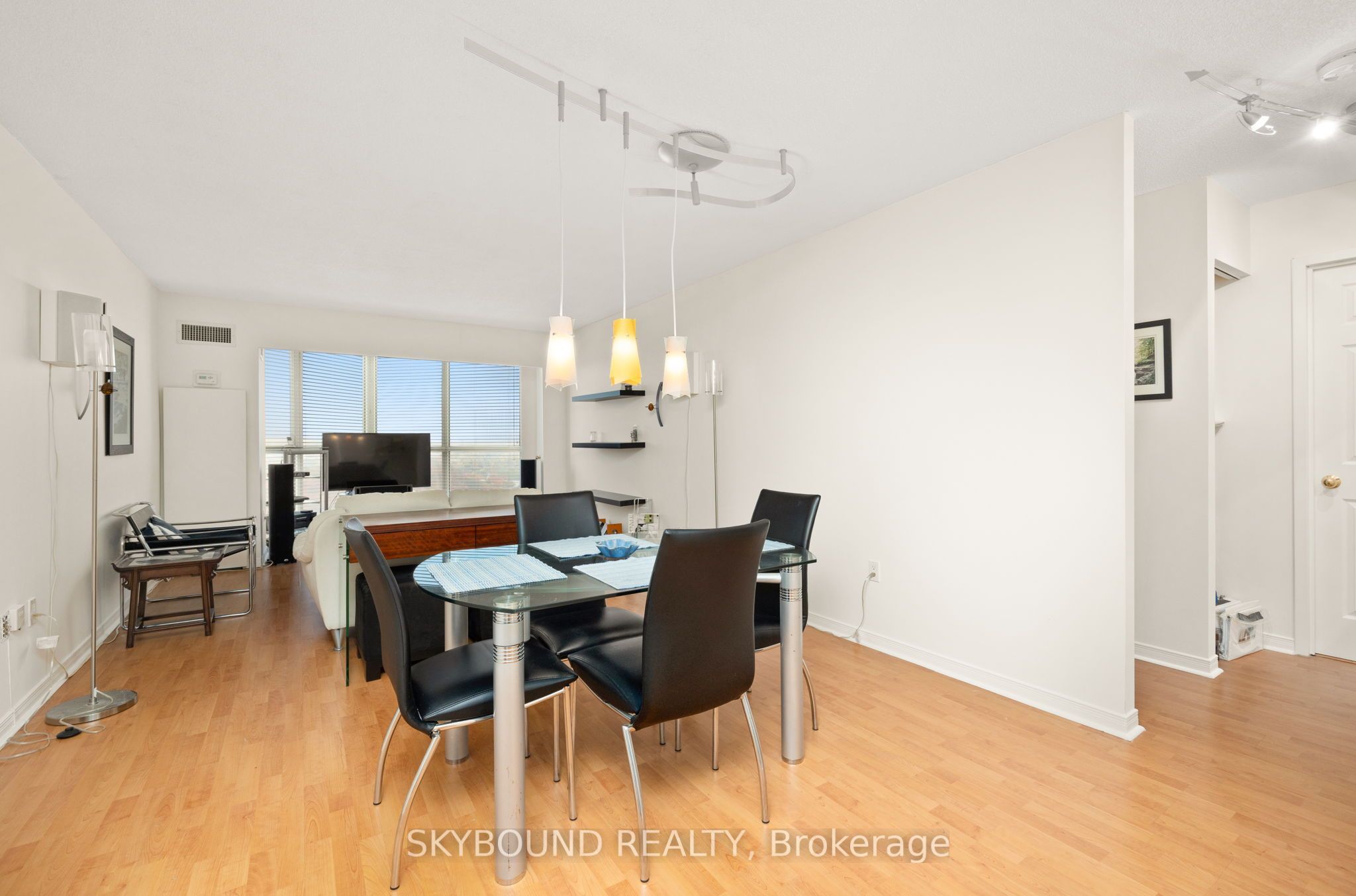 5 Concorde Place 2706 Property Photo 9