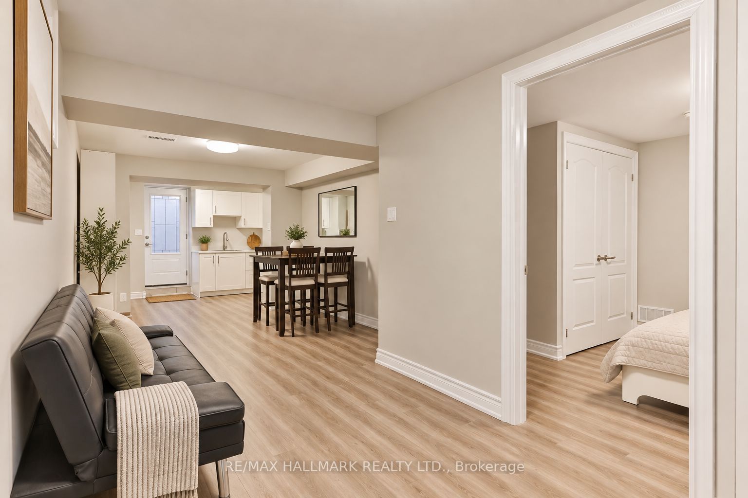 18 Aldenham Crescent Lower Property Photo 7