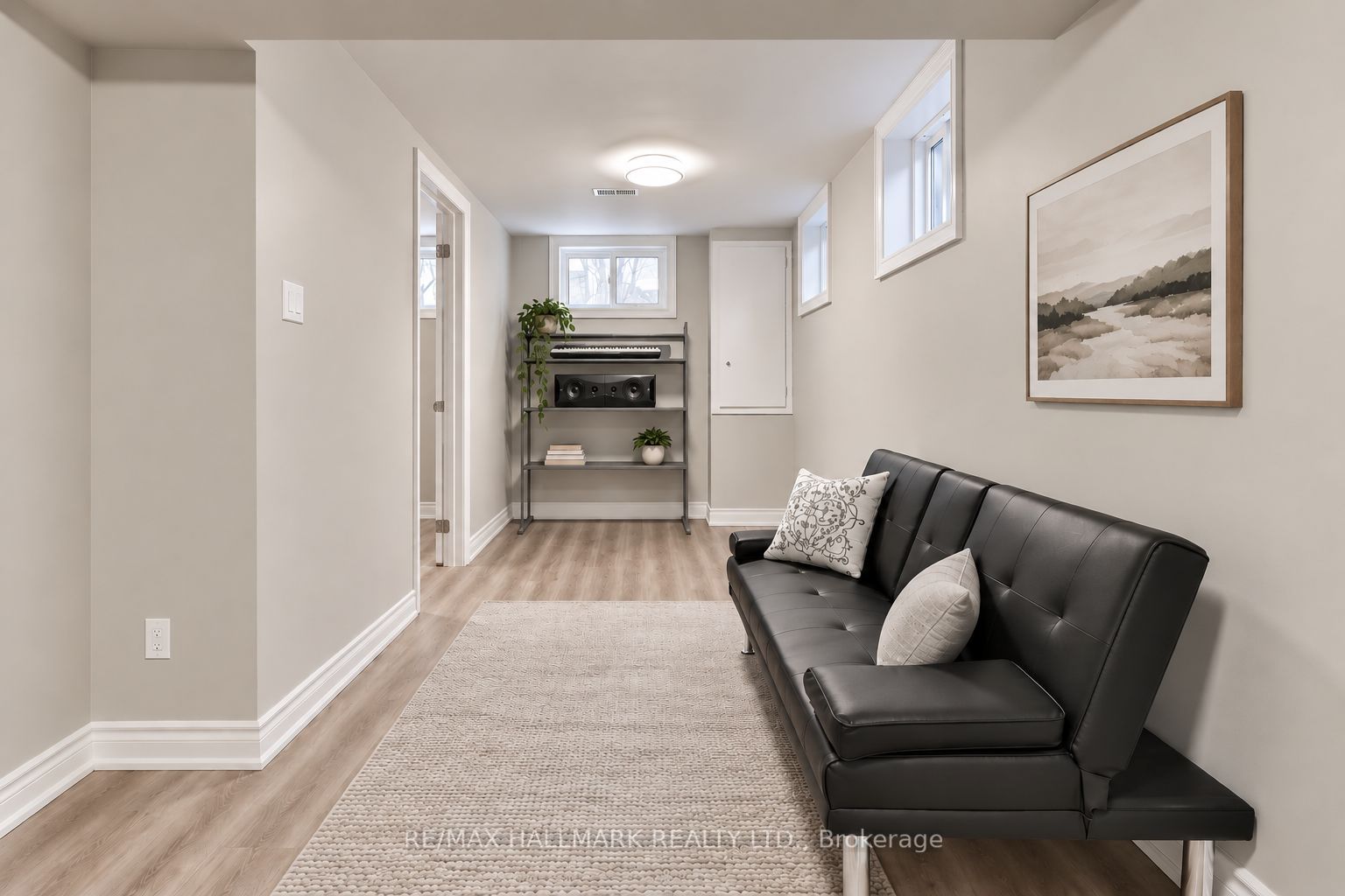 18 Aldenham Crescent Lower Property Photo 8
