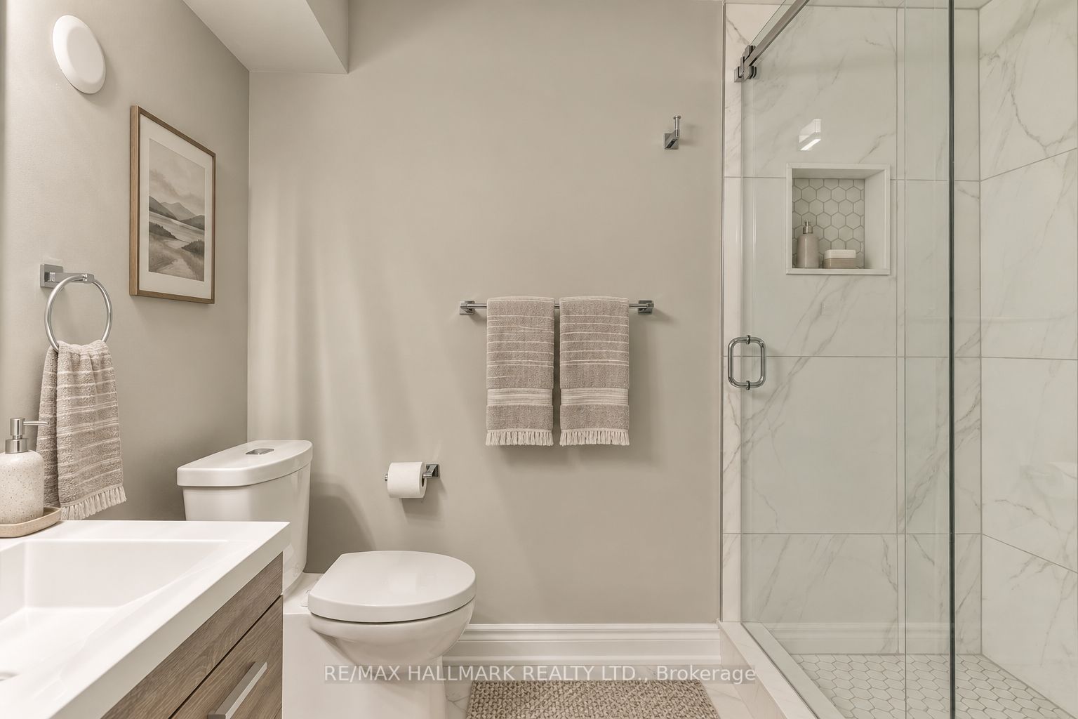 18 Aldenham Crescent Lower Property Photo 12