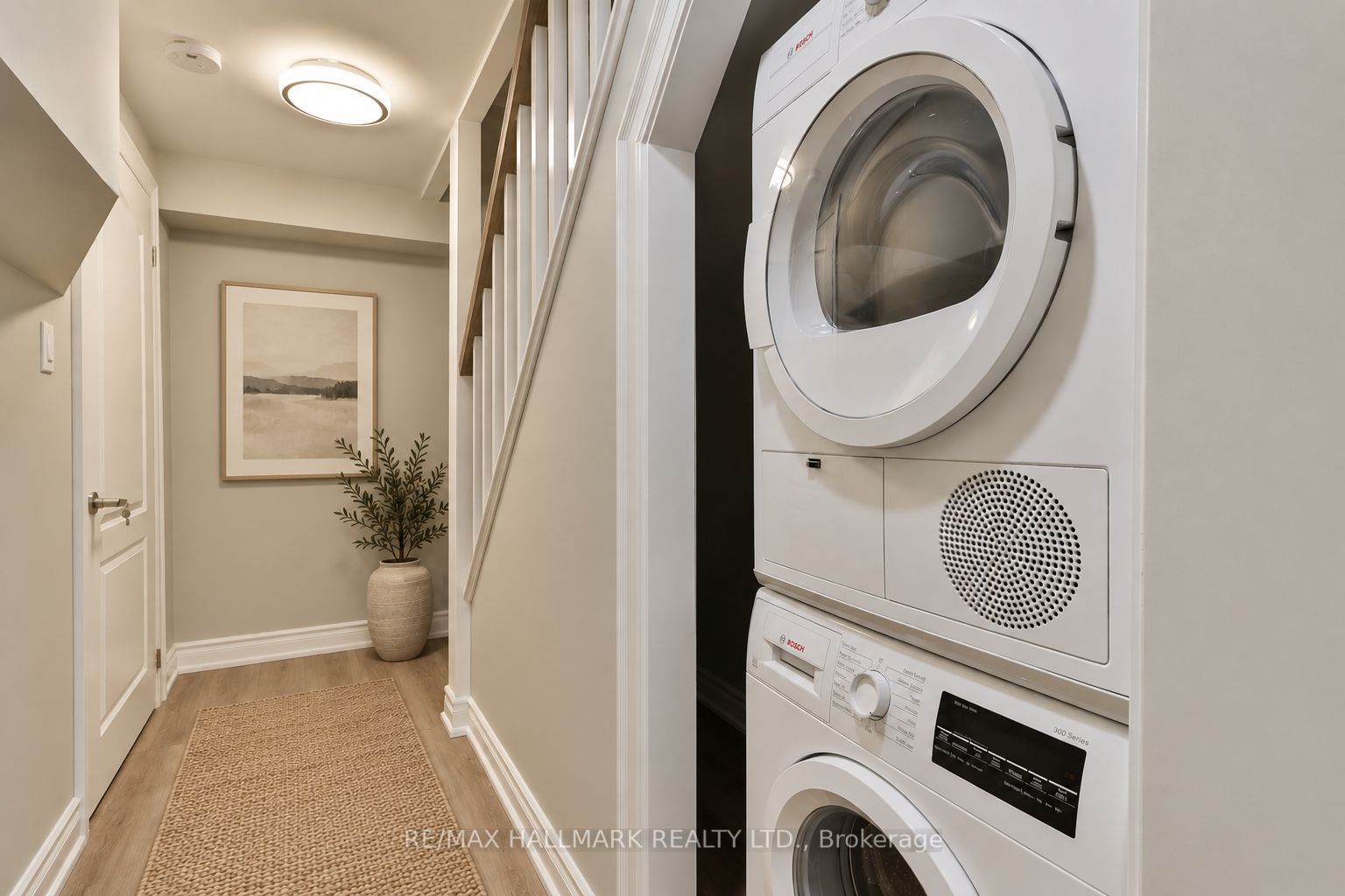 18 Aldenham Crescent Lower Property Photo 13