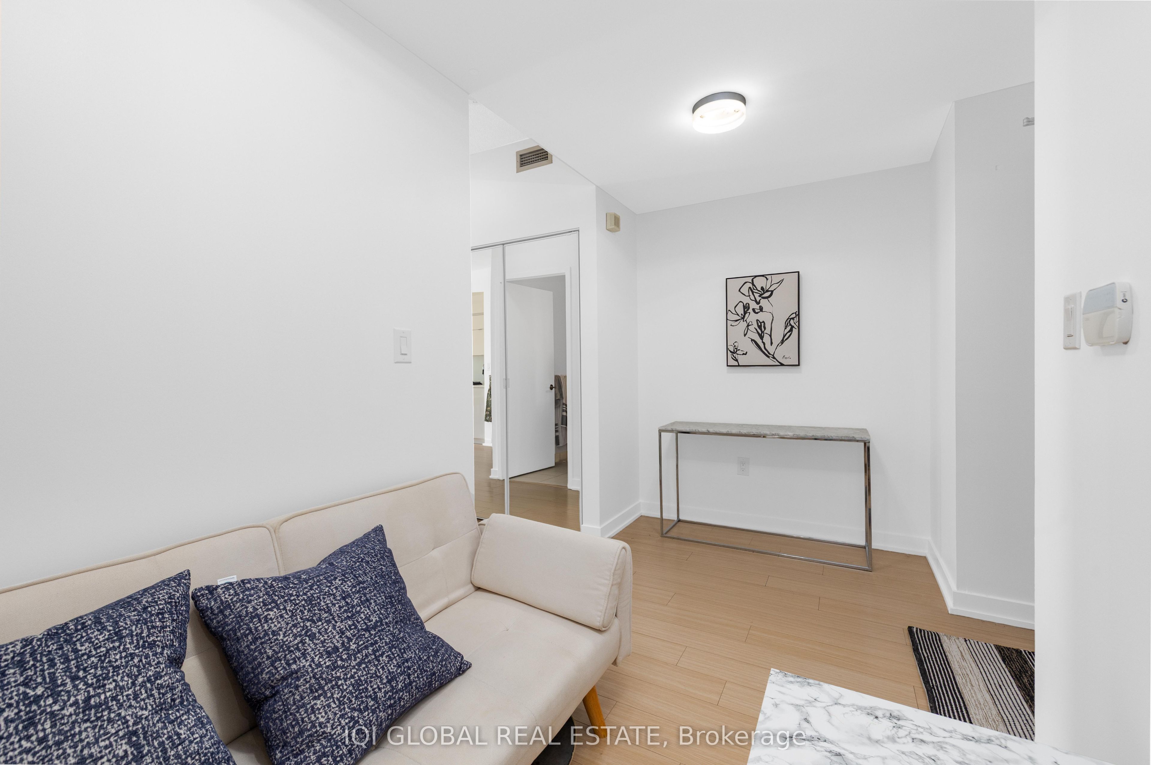 21 Iceboat Terrace 1025 Property Photo 11