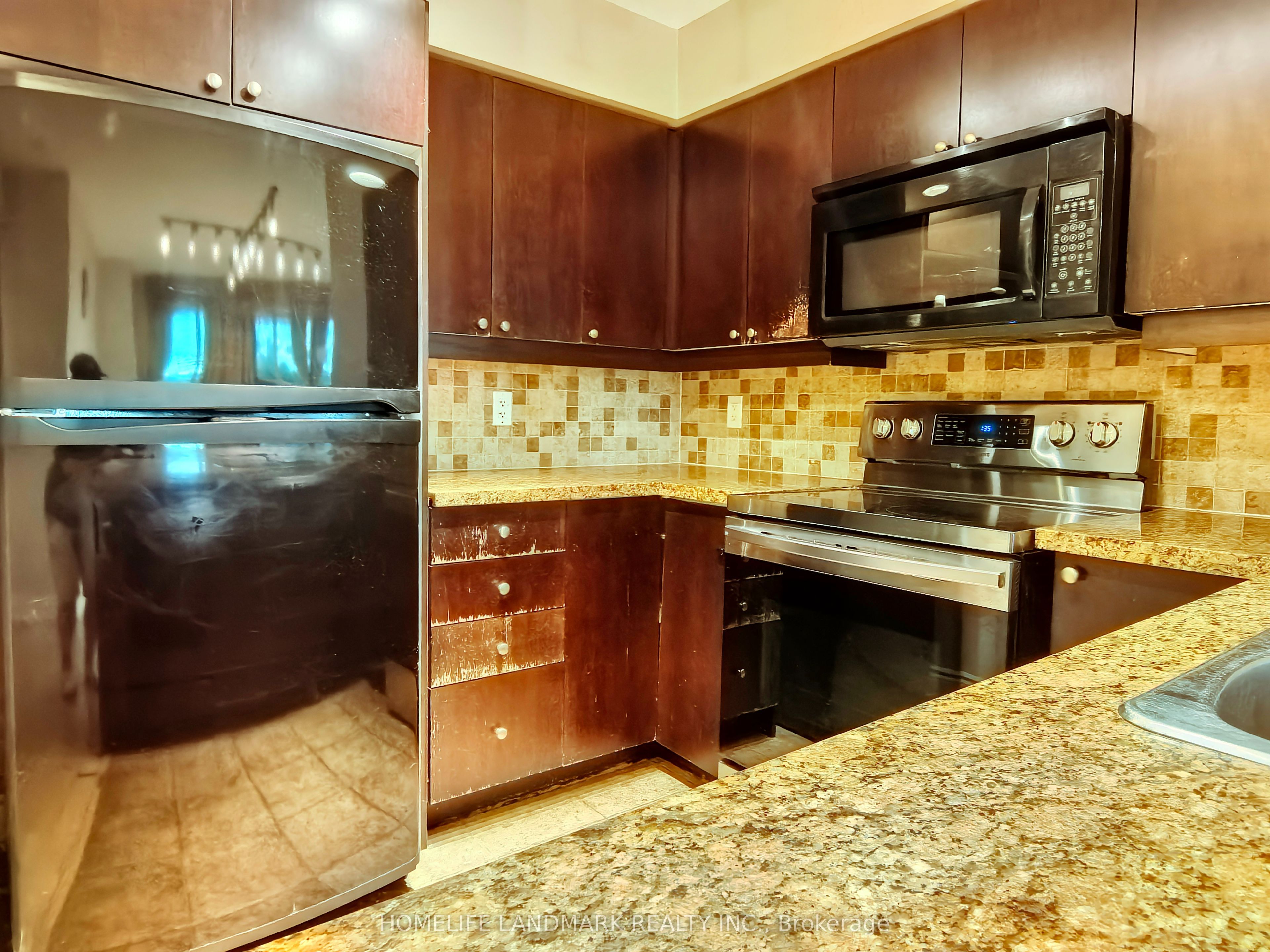 15 Greenview Avenue 406 Property Photo 5