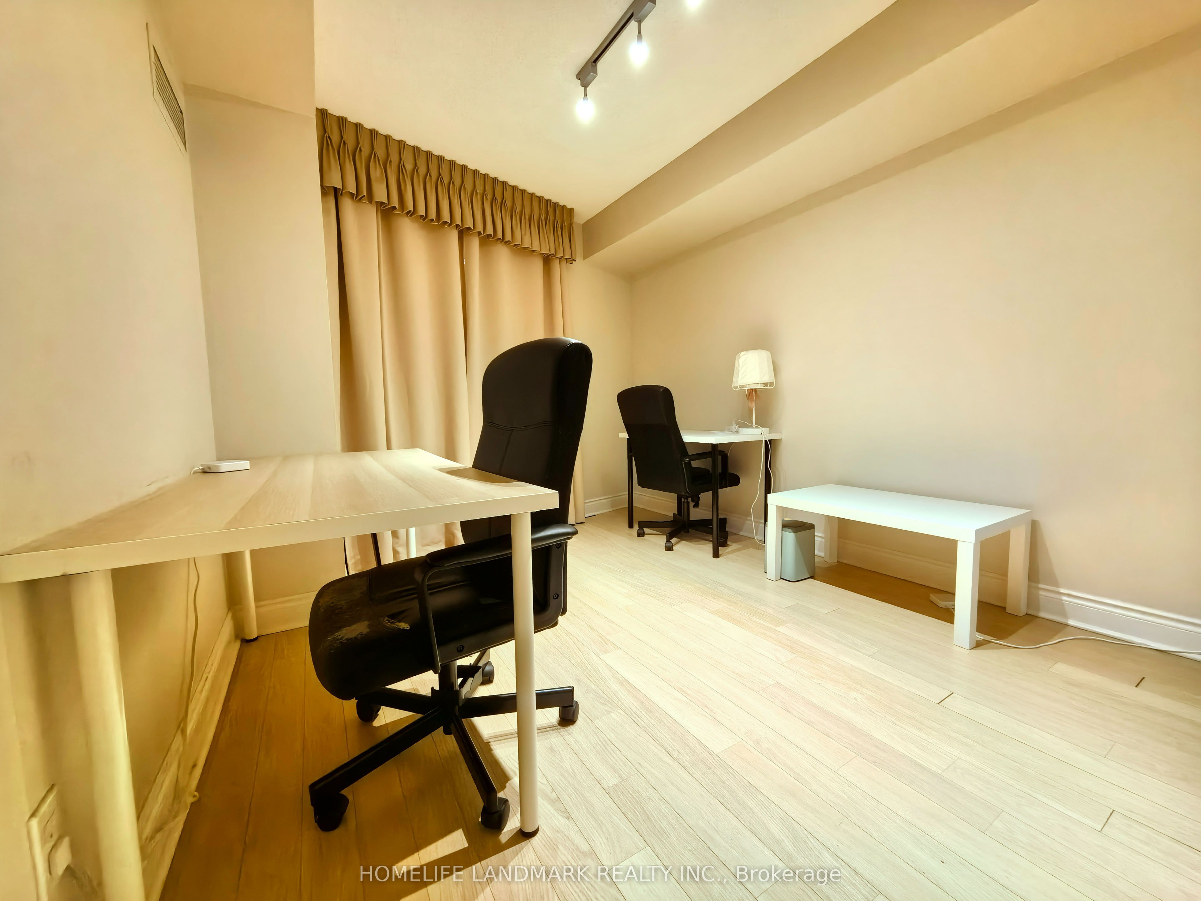 15 Greenview Avenue 406 Property Photo 11