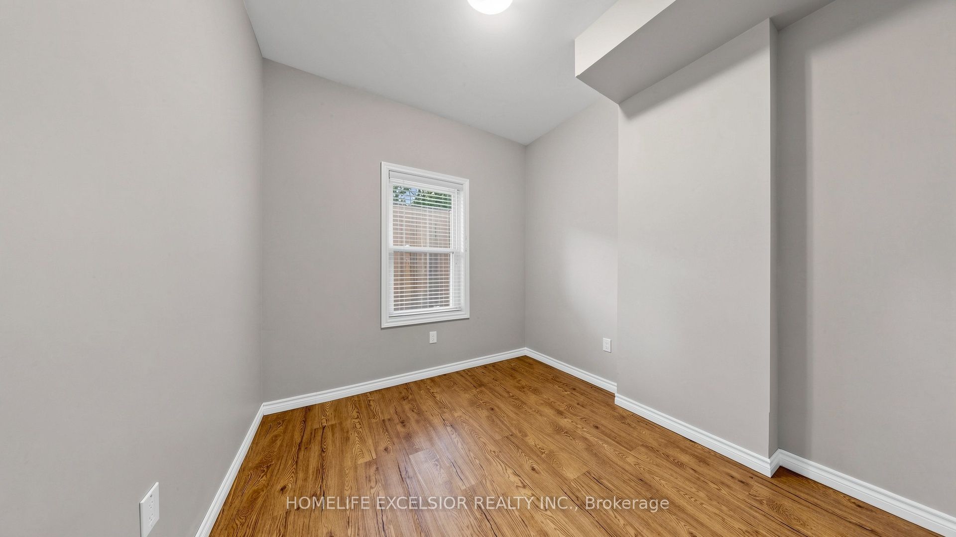 250 Shuter Street Property Photo 7