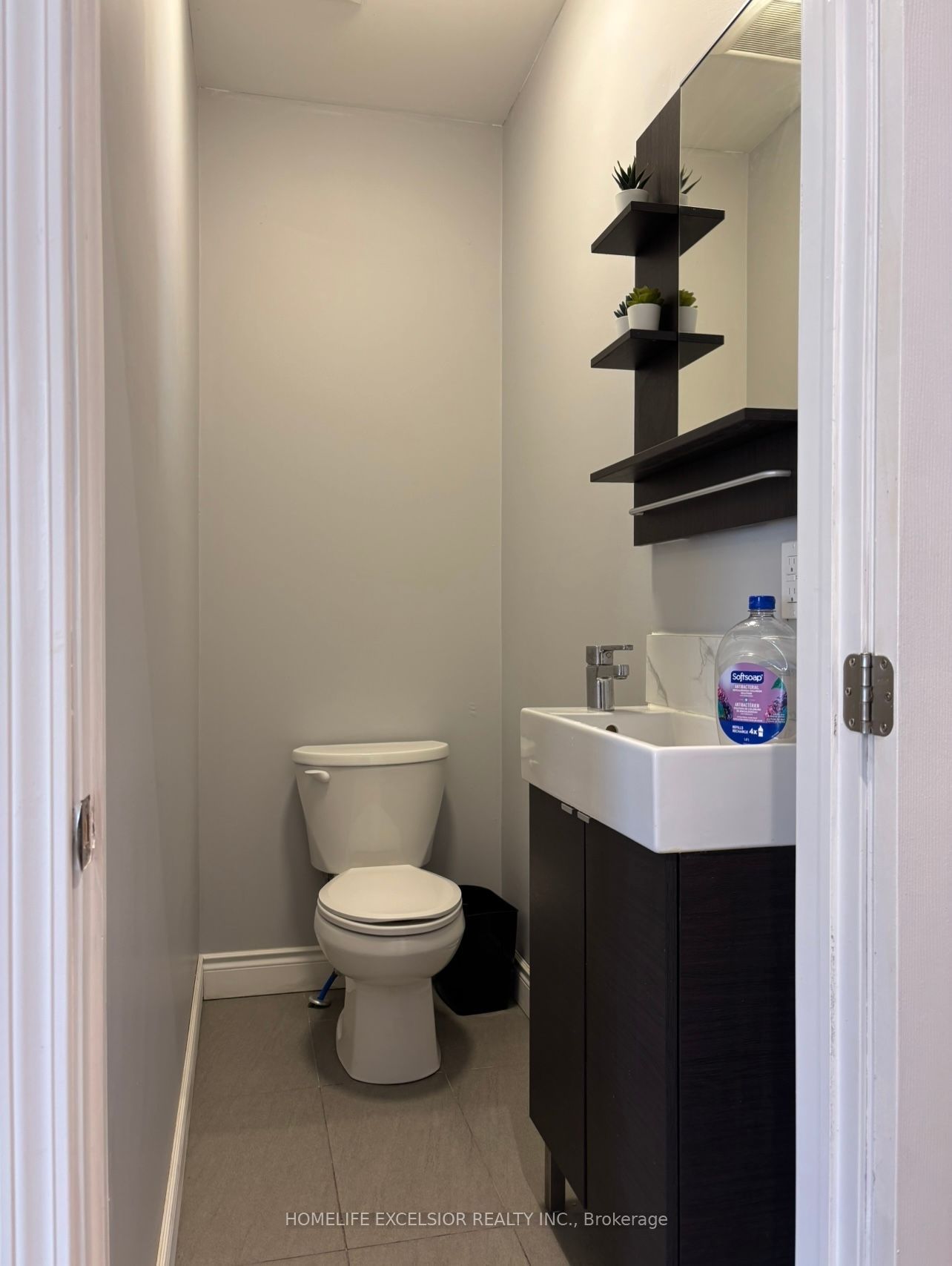 250 Shuter Street Property Photo 9