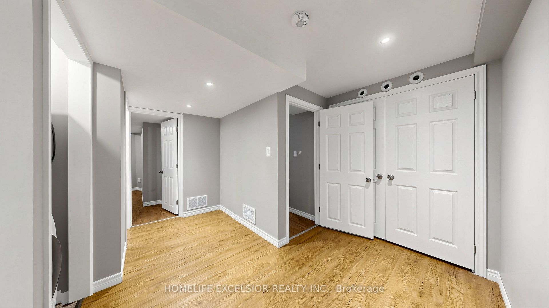 250 Shuter Street Property Photo 11