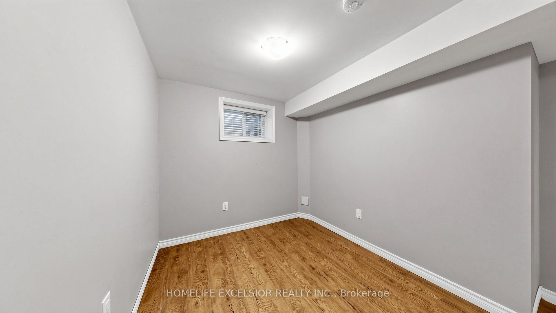 250 Shuter Street Property Photo 13