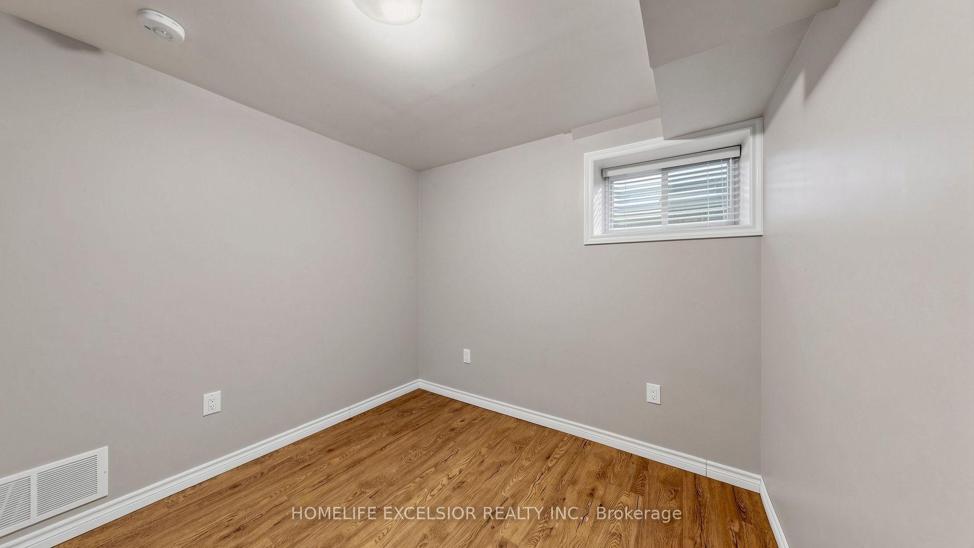 250 Shuter Street Property Photo 14