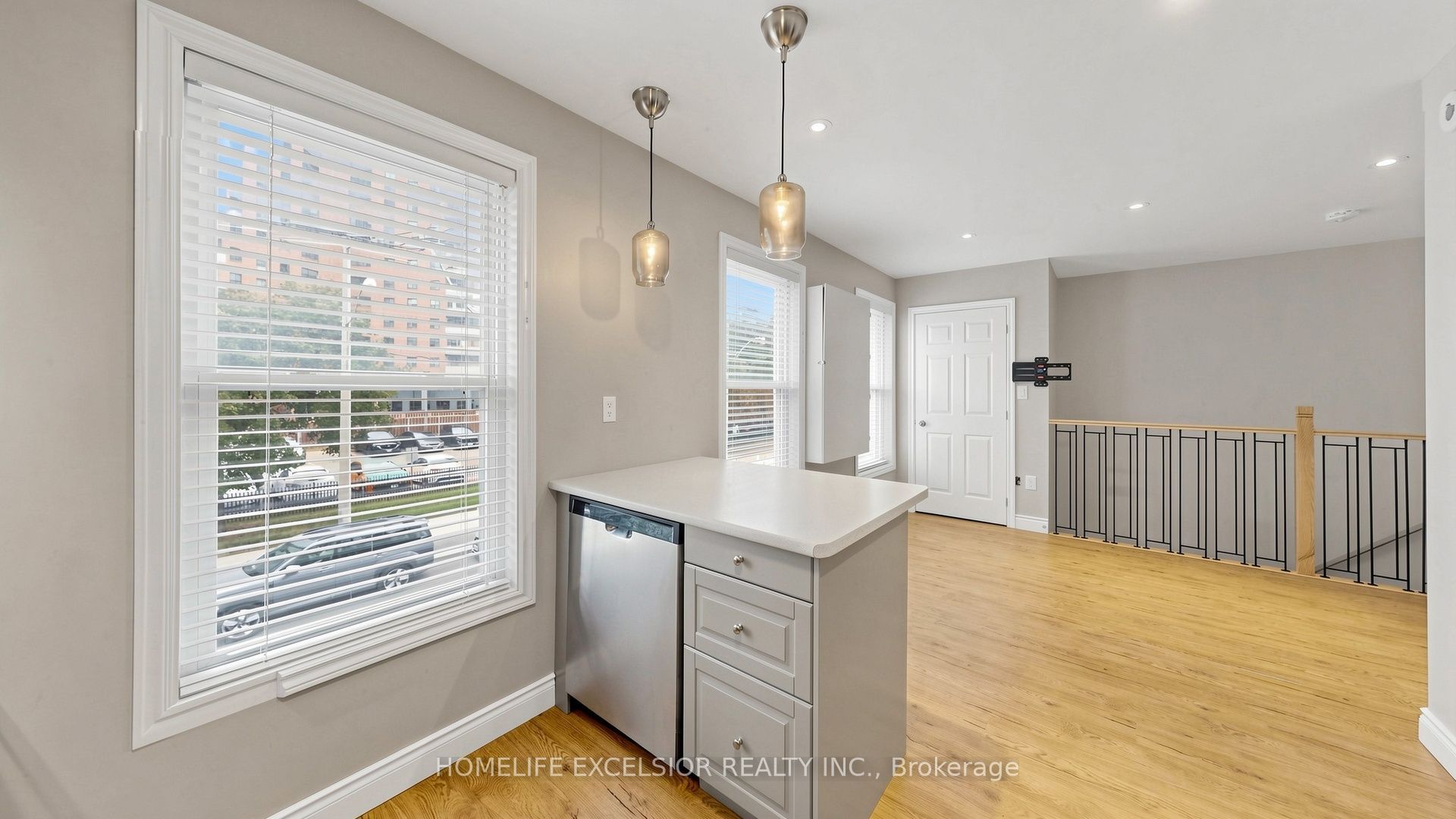 250 Shuter Street Property Photo 33