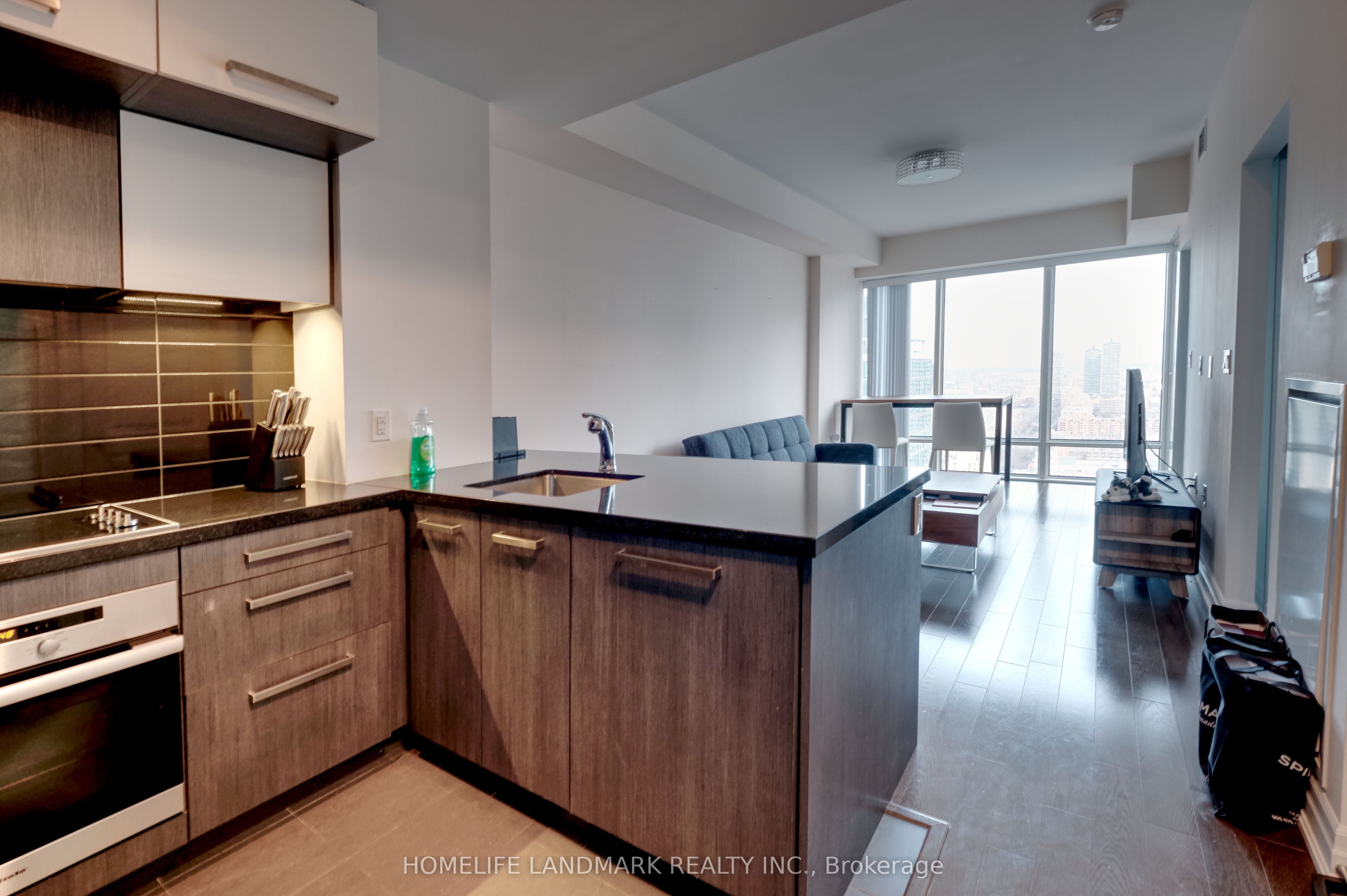 8 The Esplanade 2910 Property Photo 4