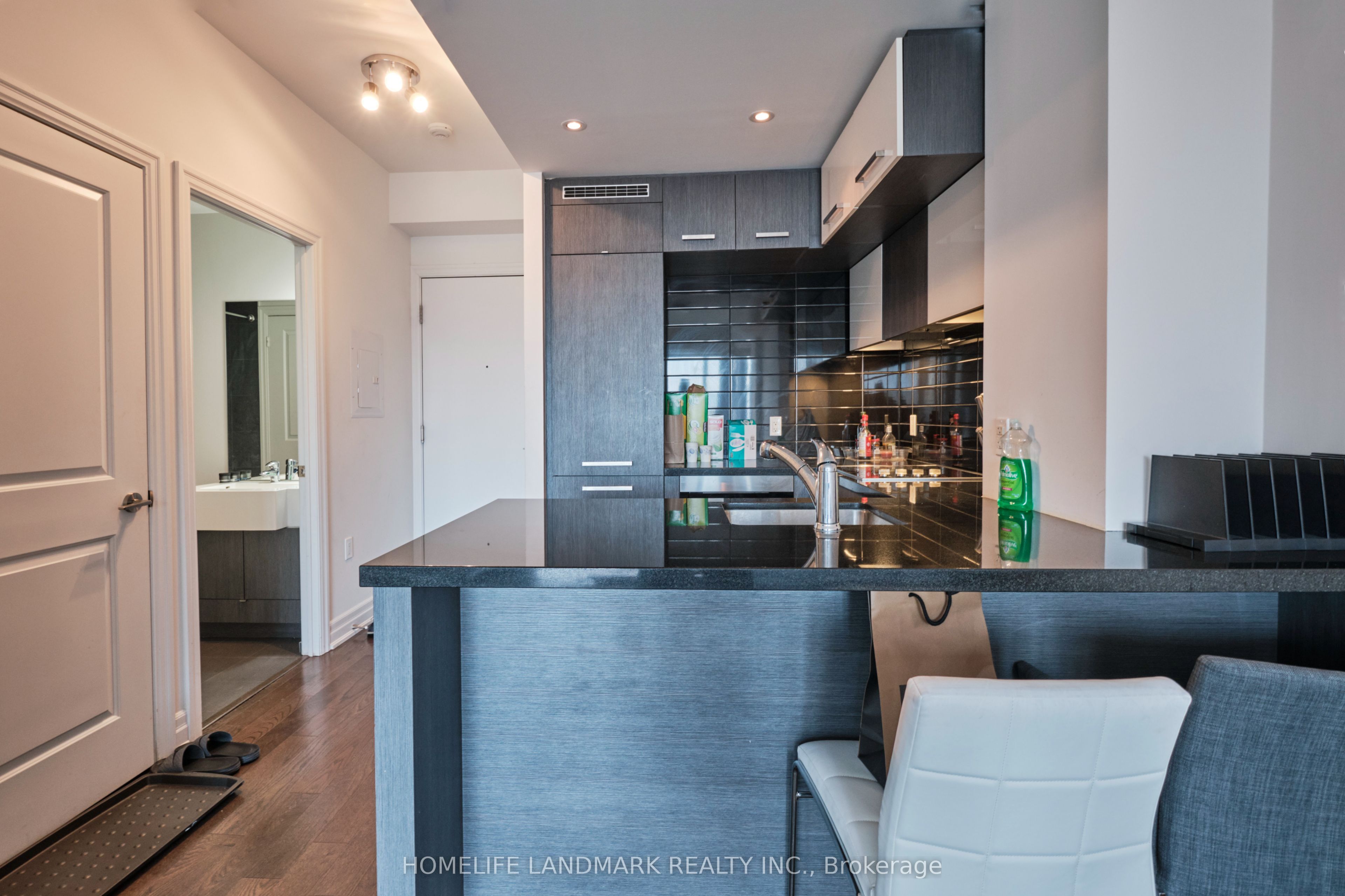 8 The Esplanade 2910 Property Photo 5