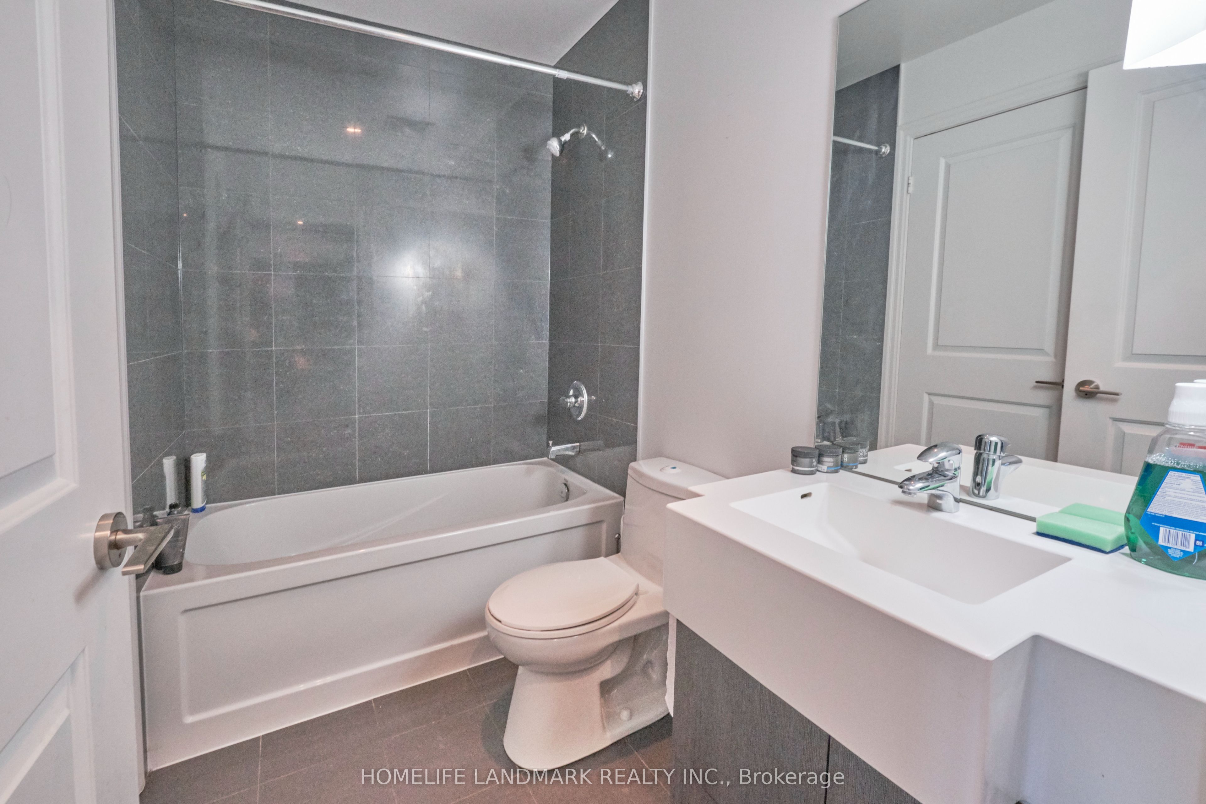 8 The Esplanade 2910 Property Photo 8