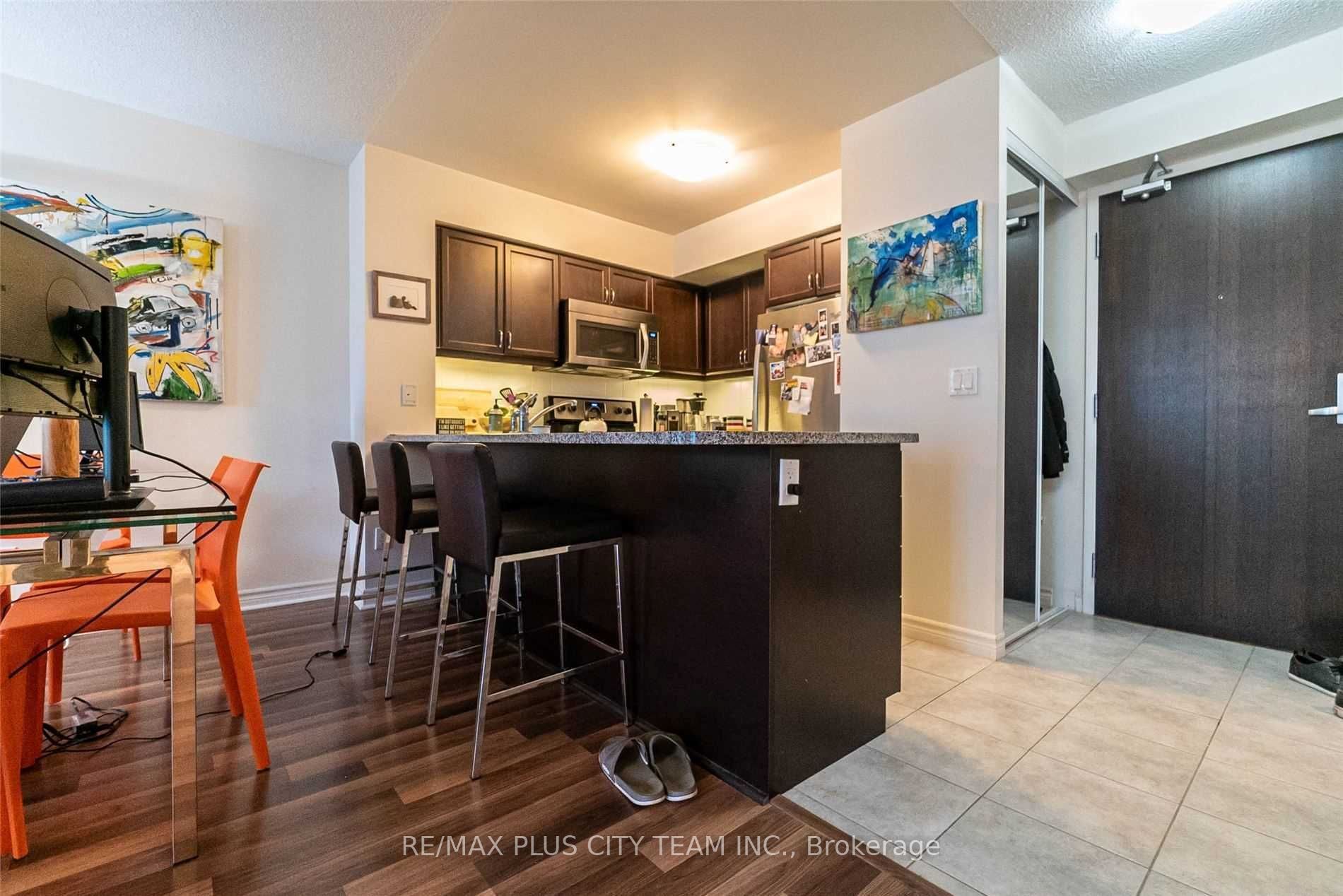 19 Grand Trunk Crescent 1103 Property Photo 6