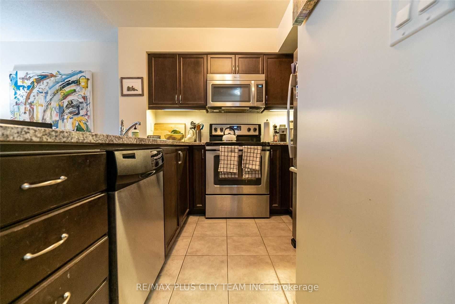 19 Grand Trunk Crescent 1103 Property Photo 7